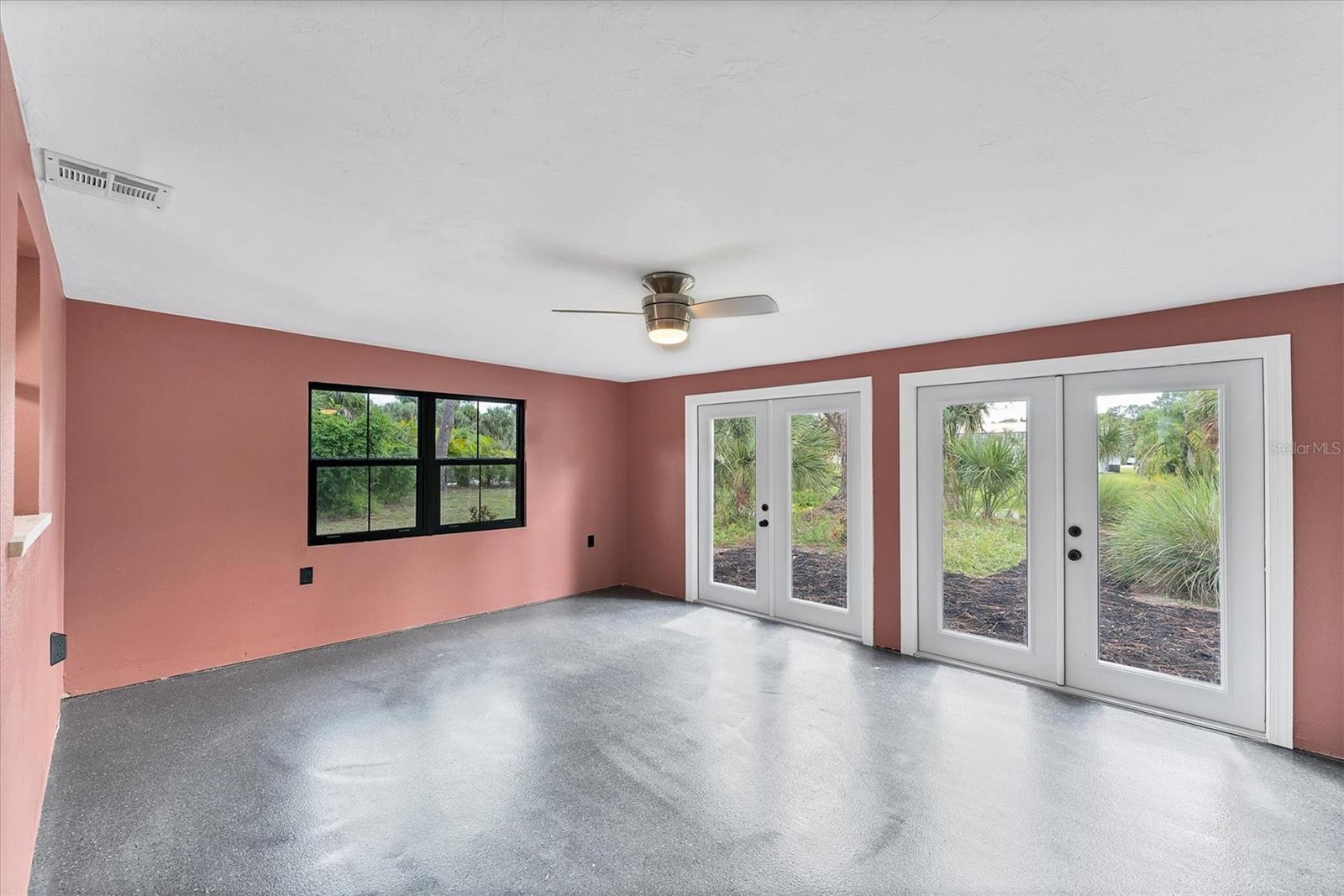 Image 5 of 53 For 1651 Lakeview Place