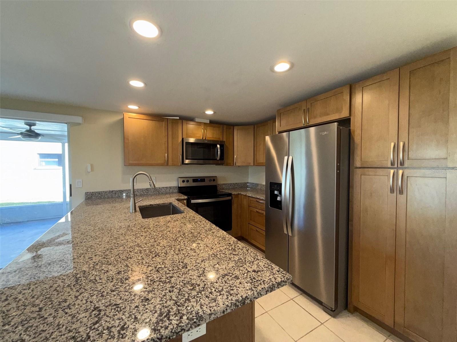 Image 13 of 40 For 654 Harvey Street