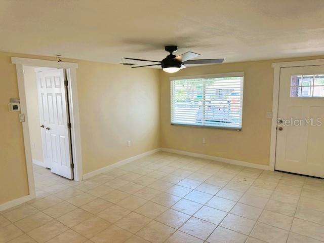 Image 3 of 11 For 654 Harvey Street