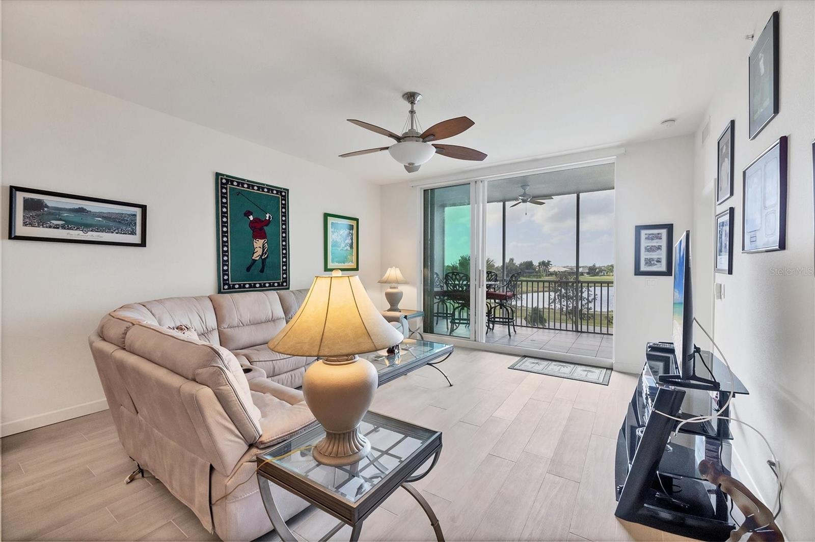 Image 10 of 47 For 10045 Links Lane 304