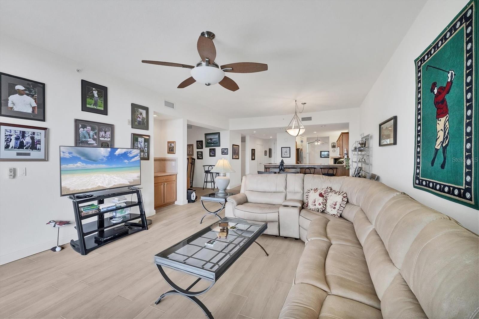 Image 14 of 47 For 10045 Links Lane 304