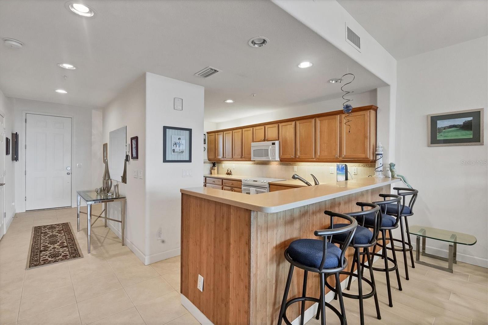 Image 15 of 47 For 10045 Links Lane 304