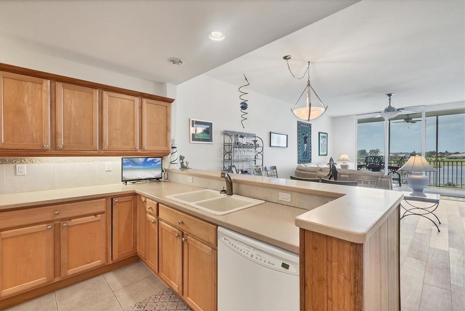 Image 17 of 47 For 10045 Links Lane 304