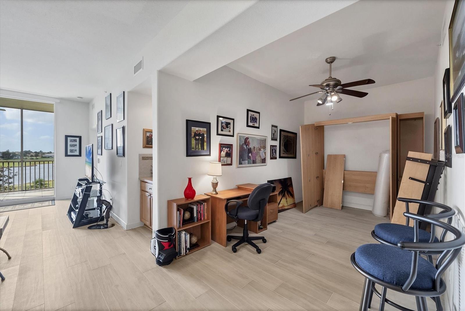 Image 24 of 47 For 10045 Links Lane 304