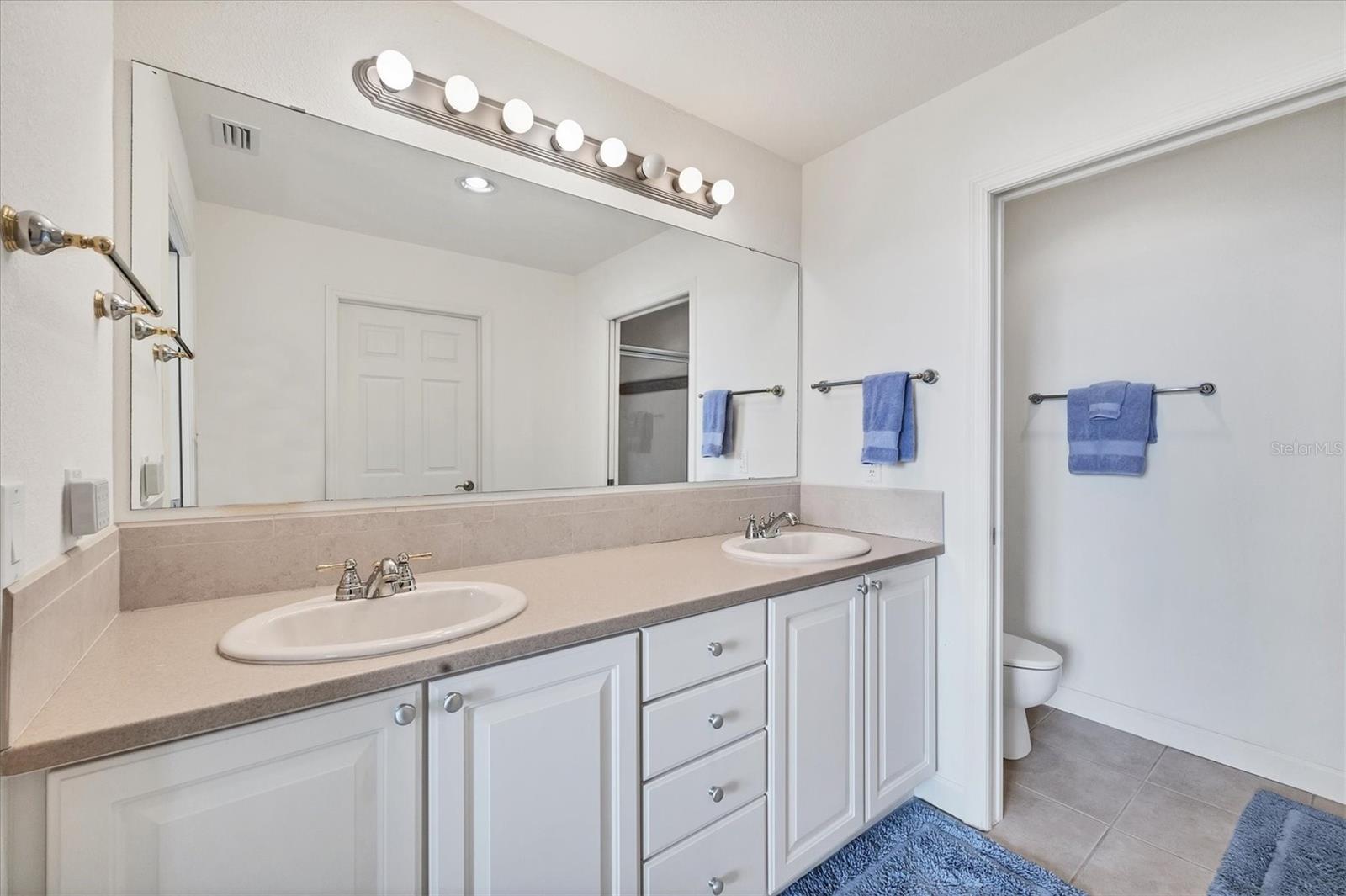 Image 28 of 47 For 10045 Links Lane 304