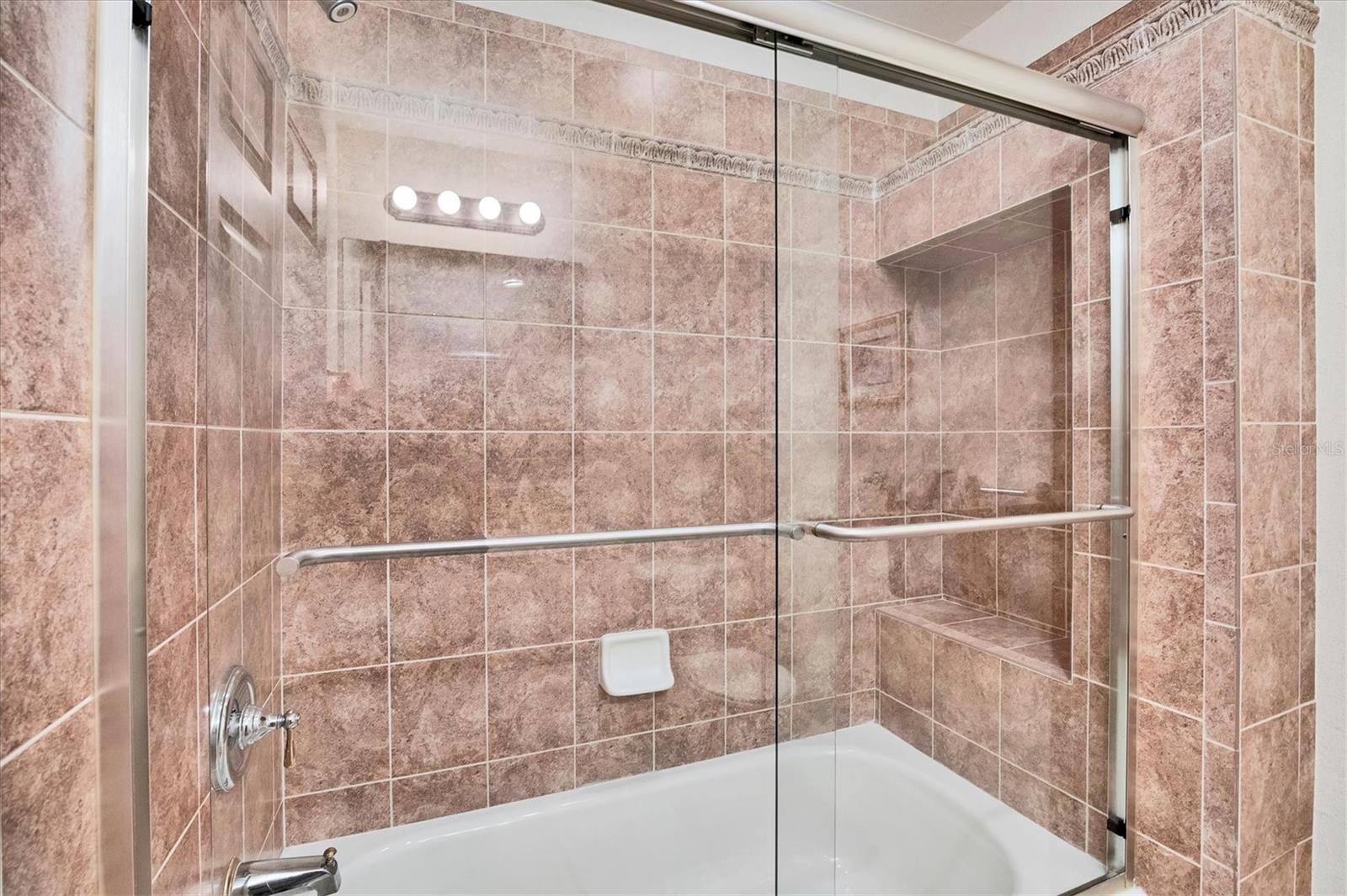 Image 33 of 47 For 10045 Links Lane 304