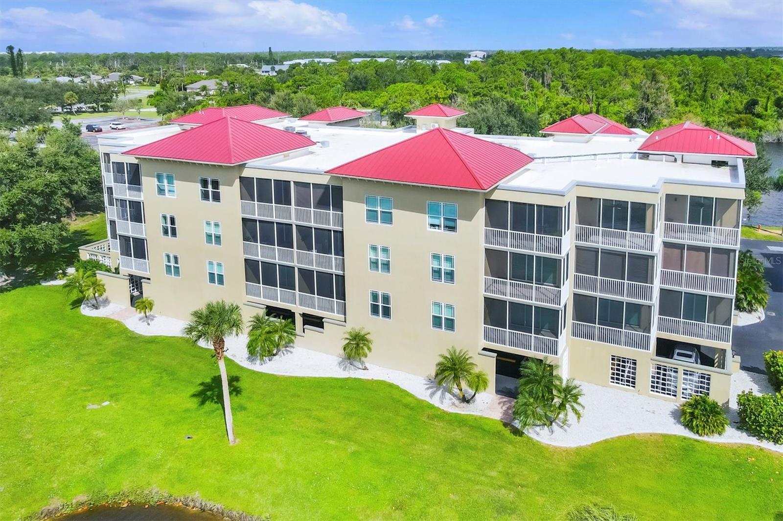 Image 38 of 47 For 10045 Links Lane 304