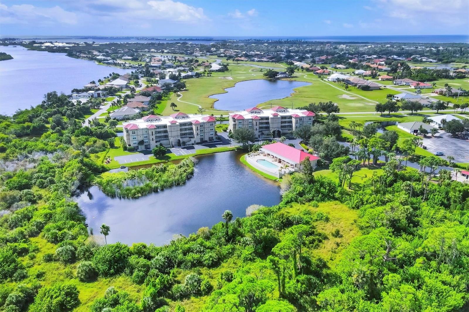 Image 4 of 47 For 10045 Links Lane 304