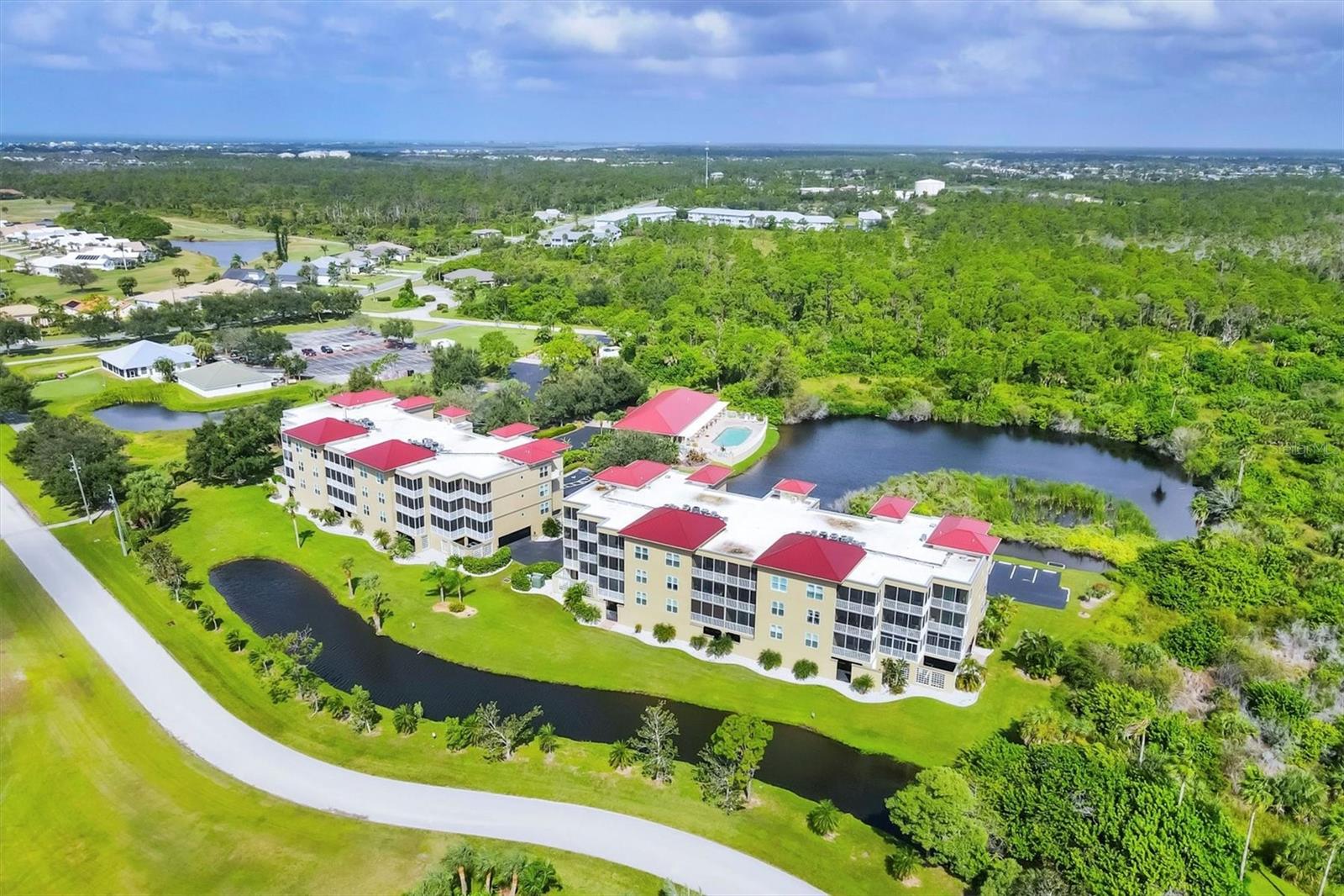 Image 42 of 47 For 10045 Links Lane 304