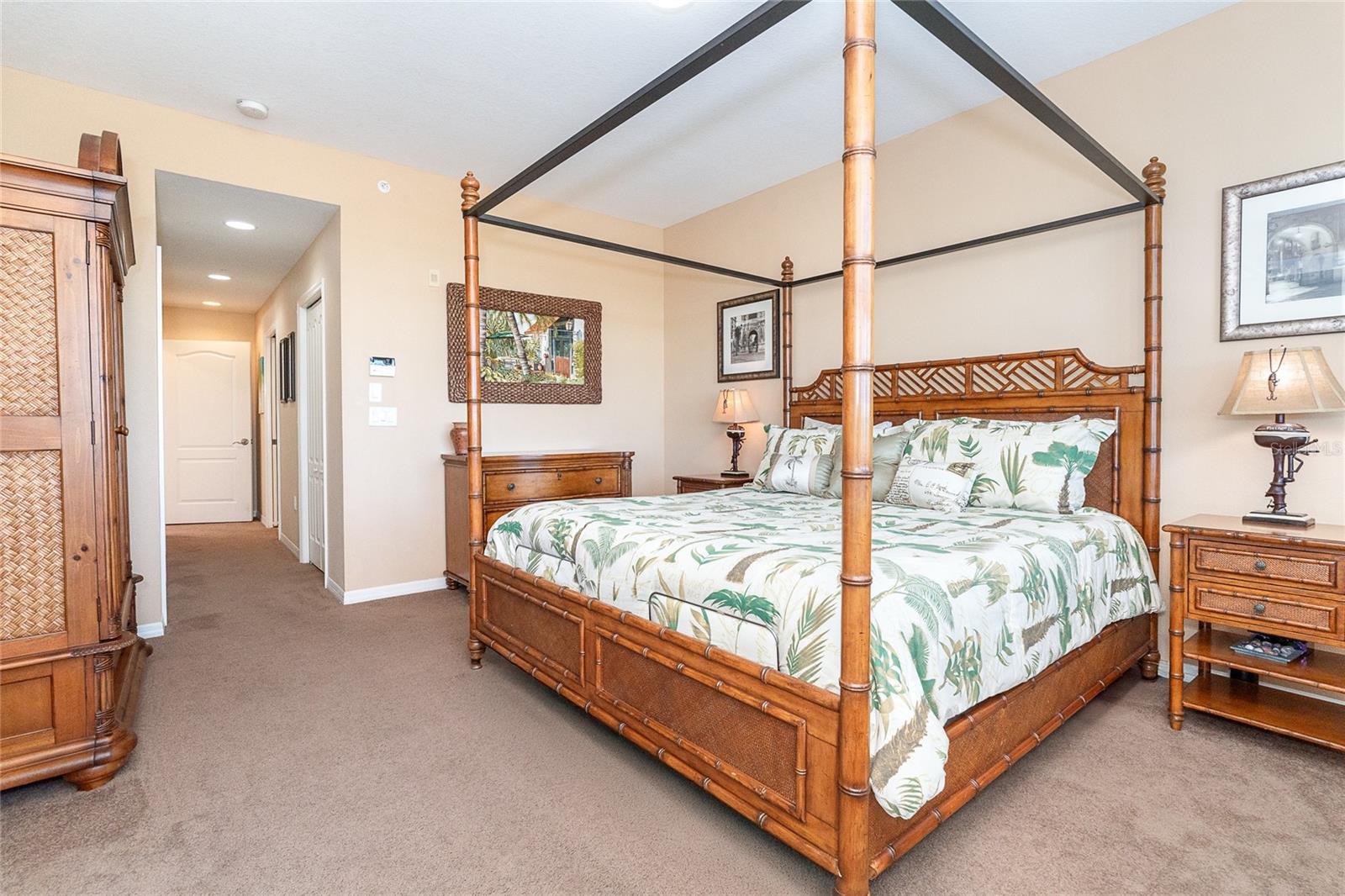 Image 28 of 73 For 9203 Griggs Road B202