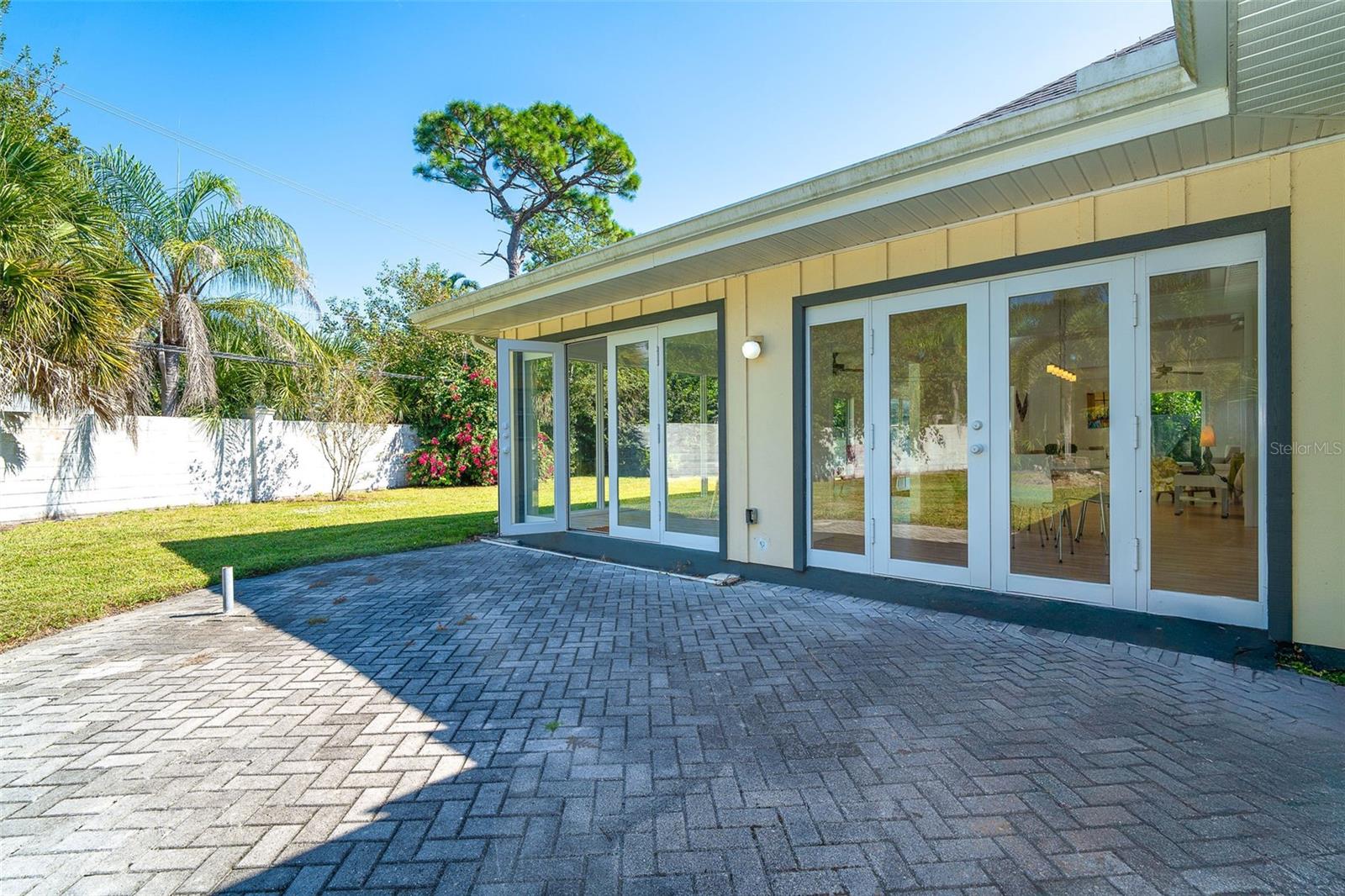 Image 32 of 43 For 12 Golf View Drive