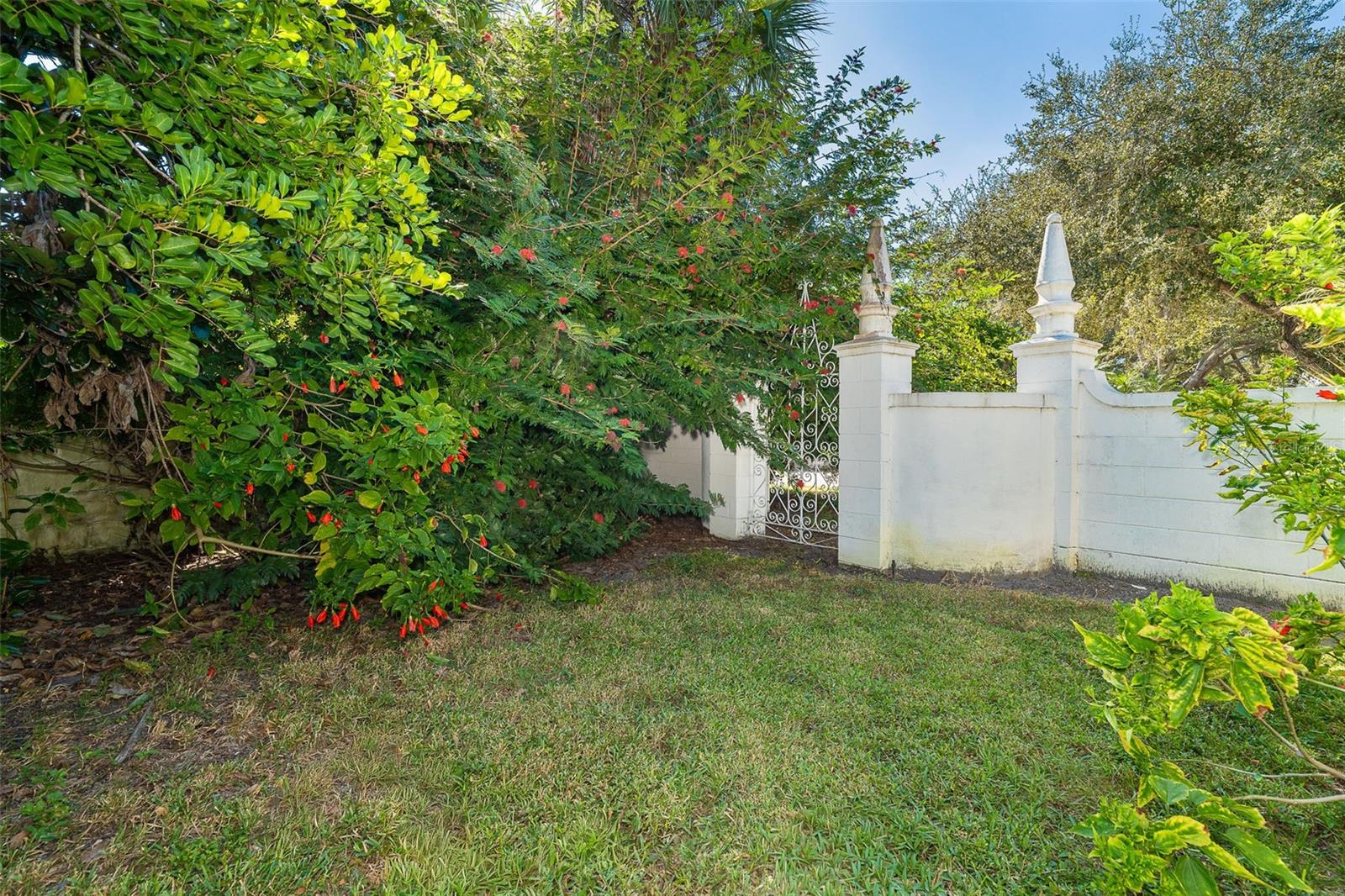 Image 36 of 43 For 12 Golf View Drive