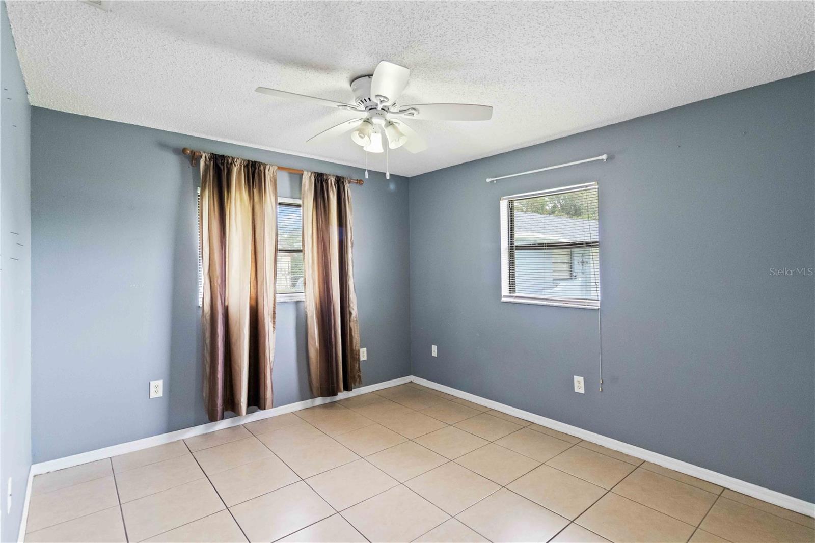 Image 13 of 20 For 284 Lomond Drive B