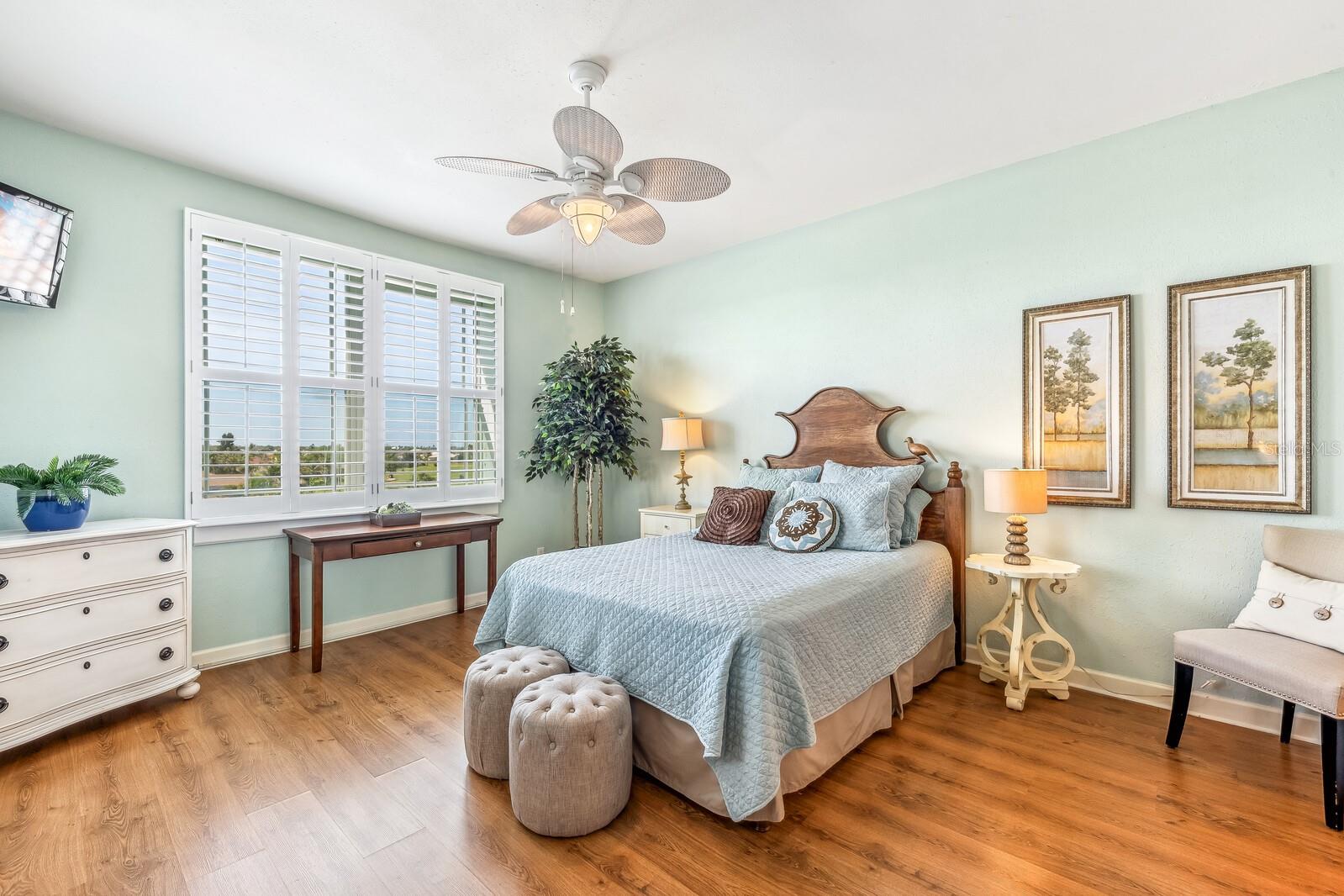 Image 18 of 34 For 10055 Links Lane 402