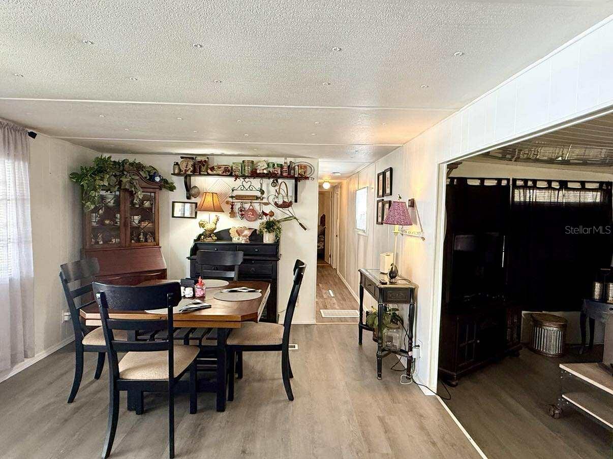 Image 13 of 45 For 5516 Holiday Park Boulevard