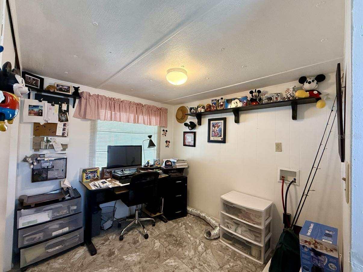 Image 15 of 45 For 5516 Holiday Park Boulevard