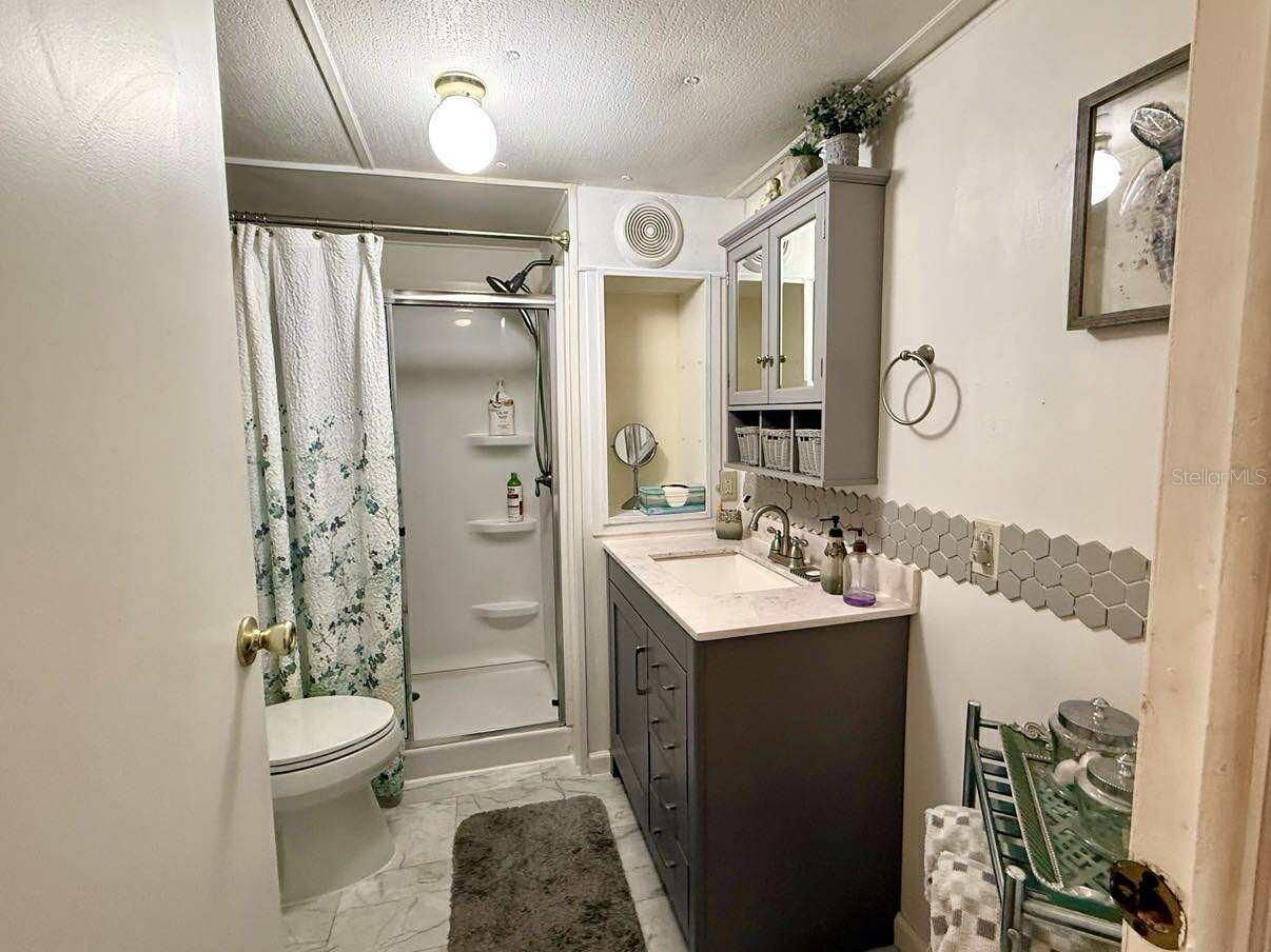 Image 20 of 45 For 5516 Holiday Park Boulevard