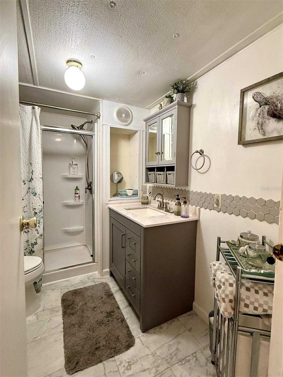 Image 21 of 45 For 5516 Holiday Park Boulevard