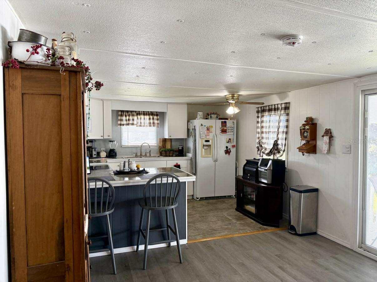 Image 23 of 45 For 5516 Holiday Park Boulevard