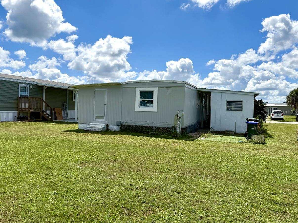 Image 32 of 45 For 5516 Holiday Park Boulevard