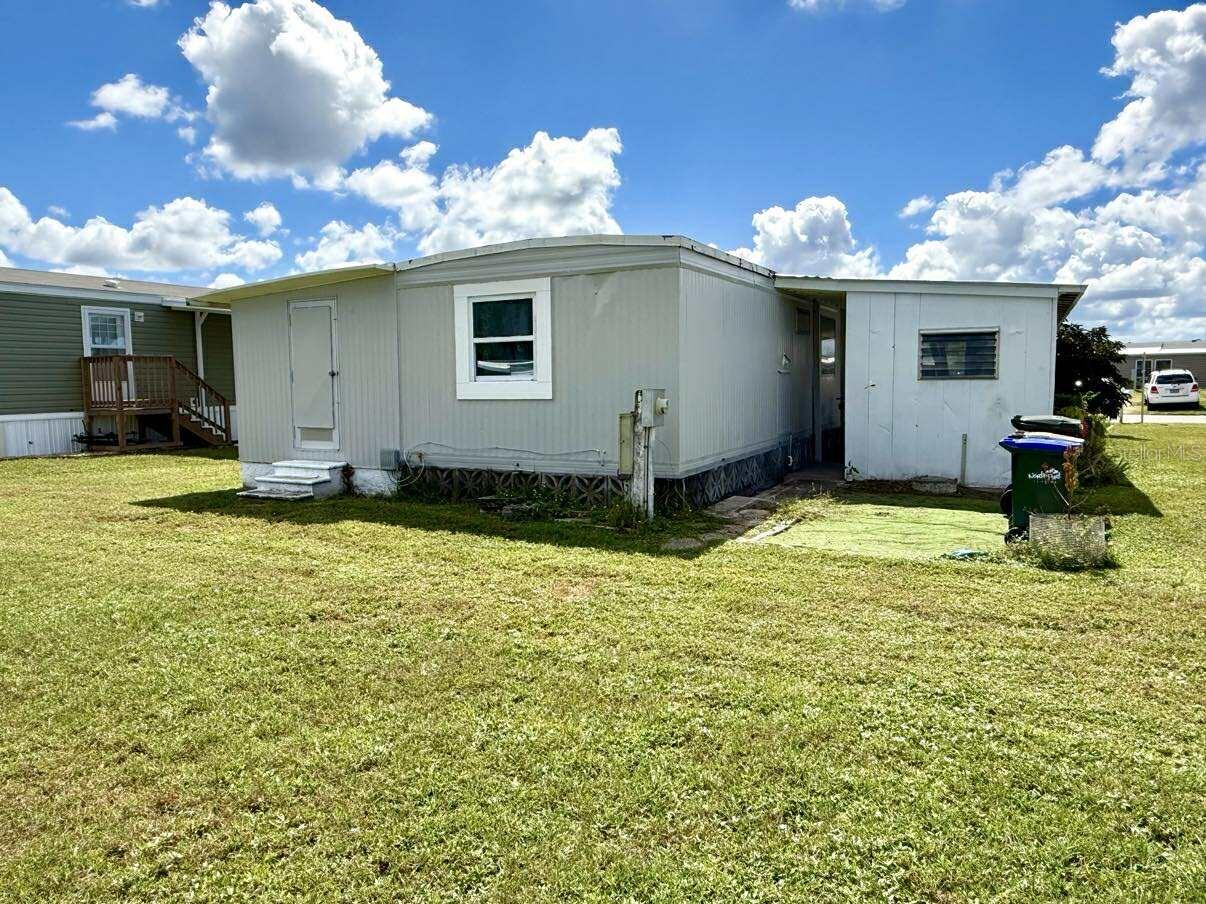 Image 33 of 45 For 5516 Holiday Park Boulevard