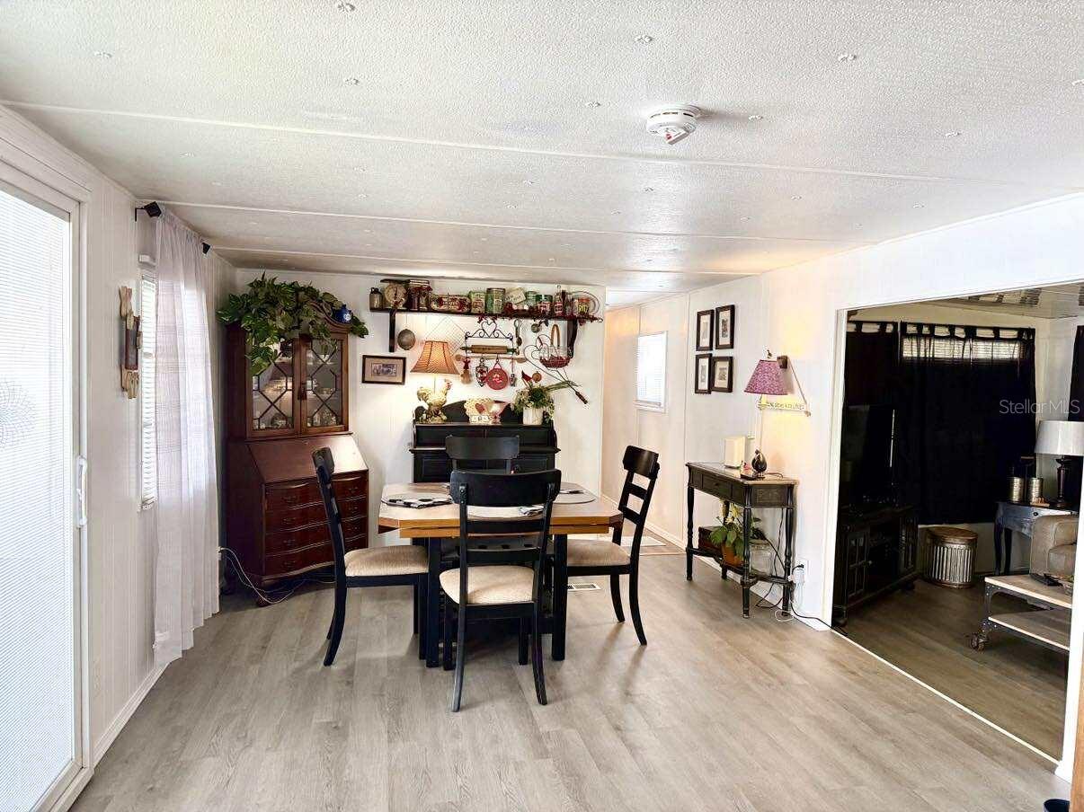 Image 8 of 45 For 5516 Holiday Park Boulevard