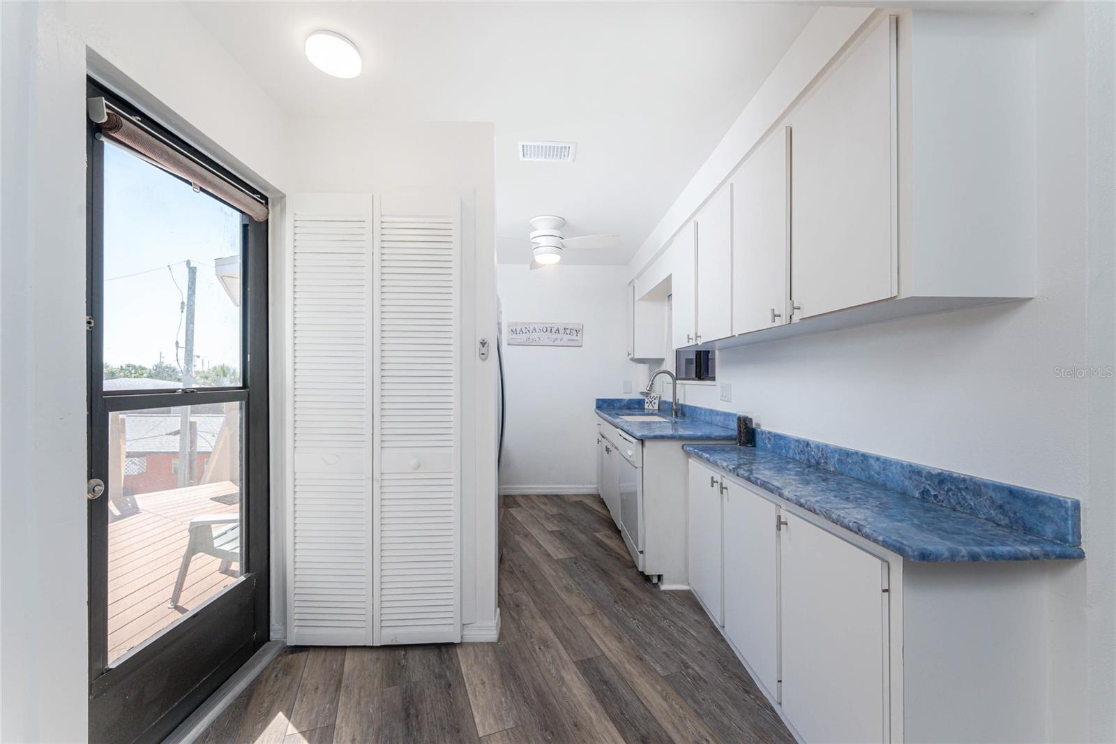 Image 12 of 61 For 2240 Beach Road 22d
