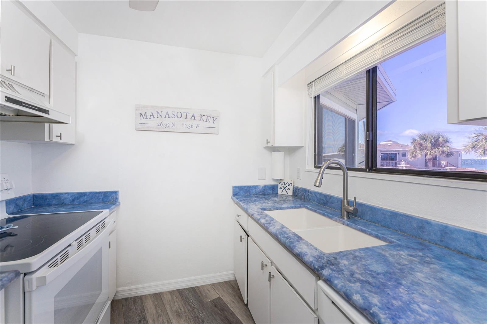 Image 15 of 61 For 2240 Beach Road 22d