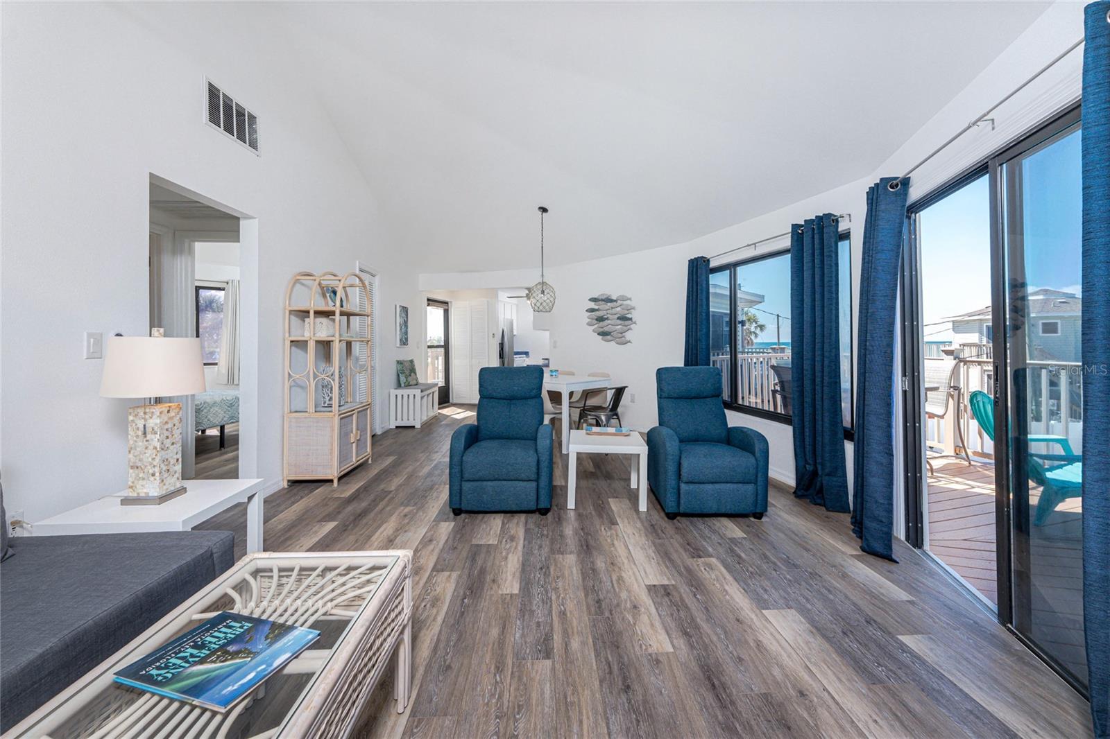 Image 19 of 61 For 2240 Beach Road 22d