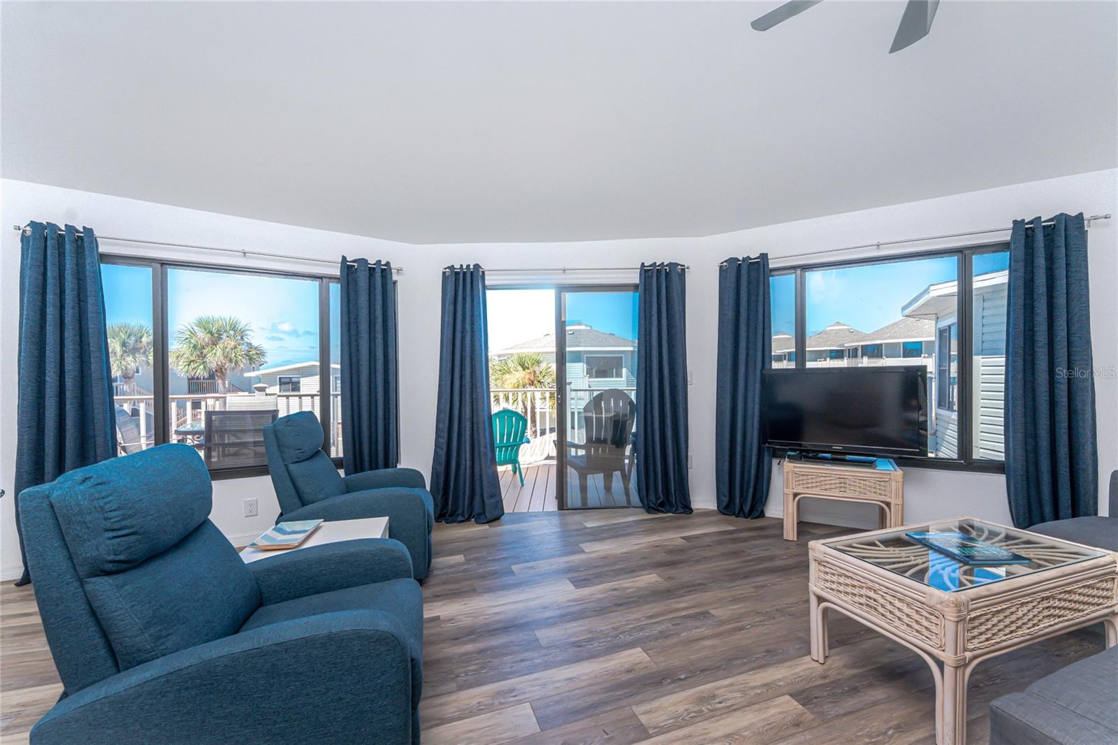 Image 20 of 61 For 2240 Beach Road 22d
