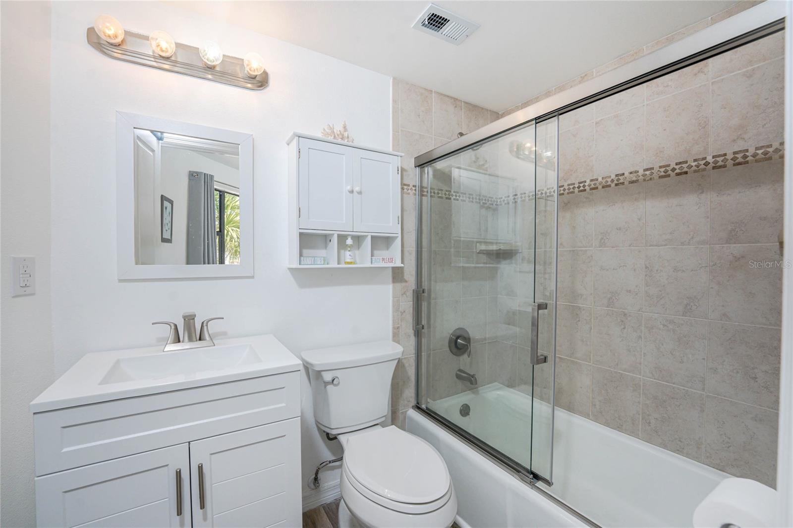 Image 26 of 61 For 2240 Beach Road 22d