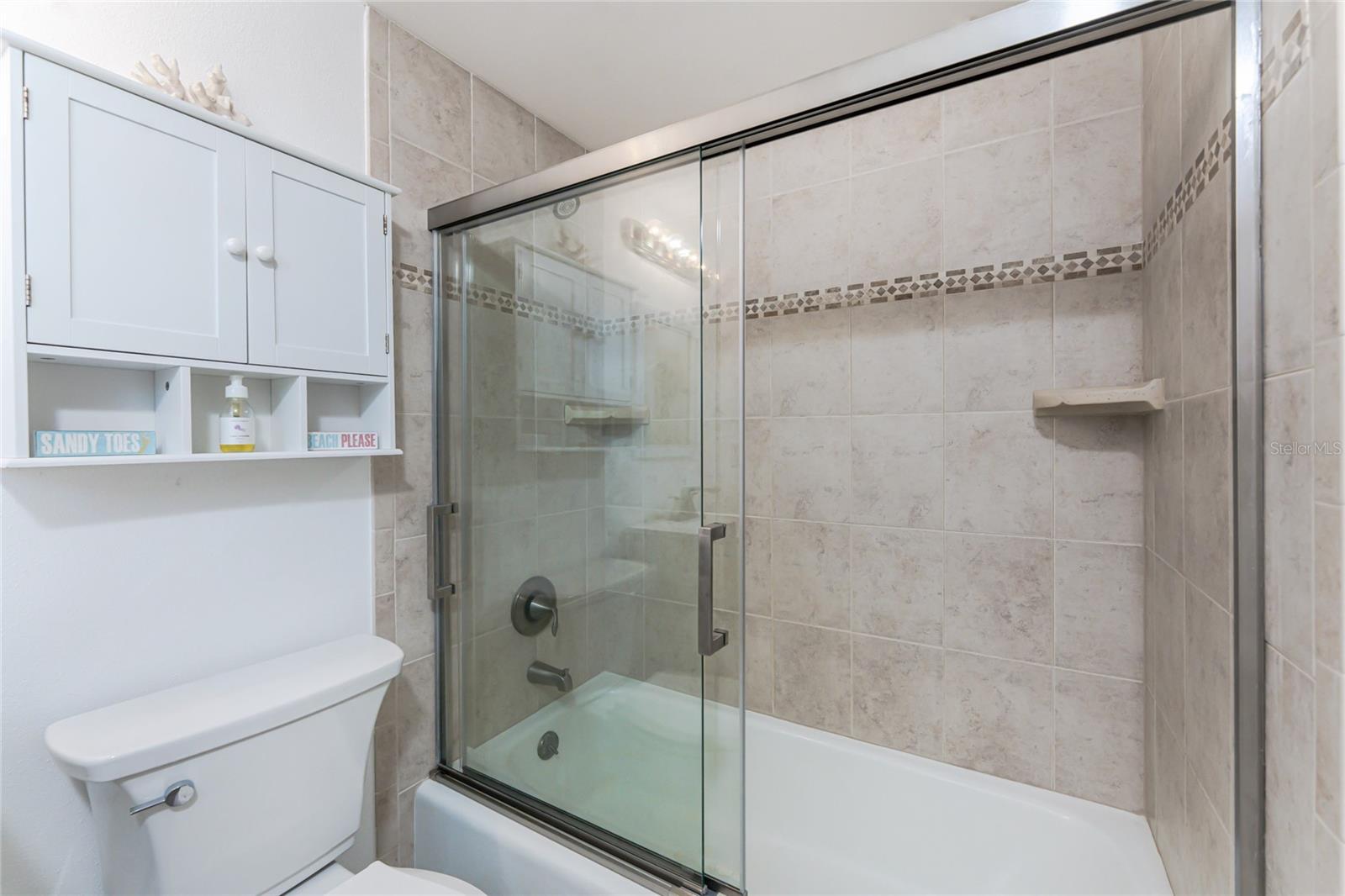 Image 27 of 61 For 2240 Beach Road 22d