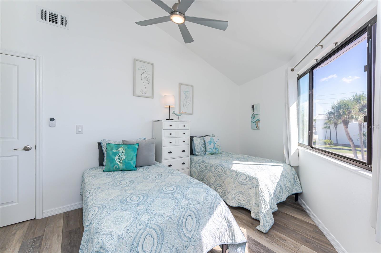 Image 30 of 61 For 2240 Beach Road 22d