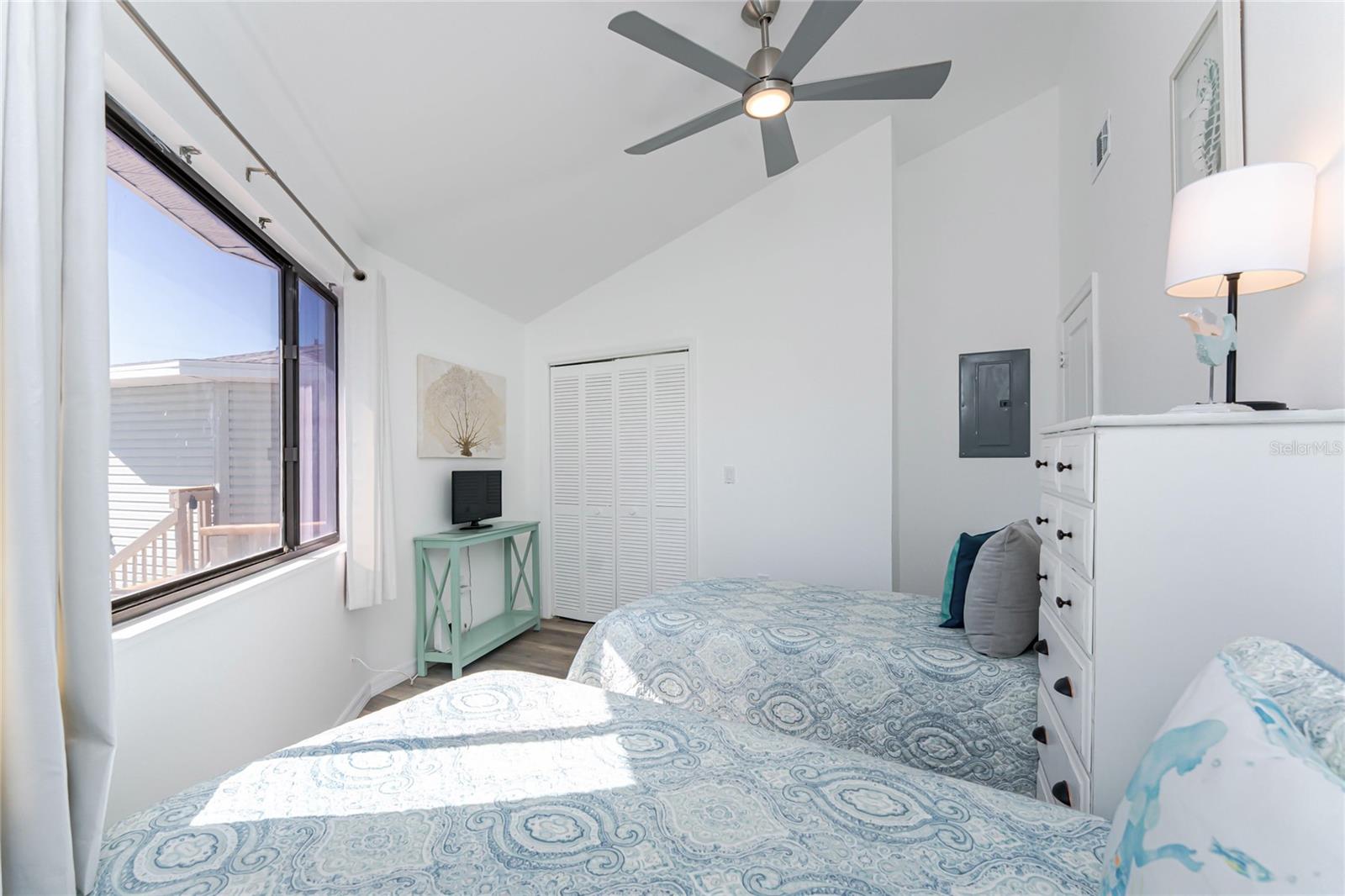 Image 31 of 61 For 2240 Beach Road 22d