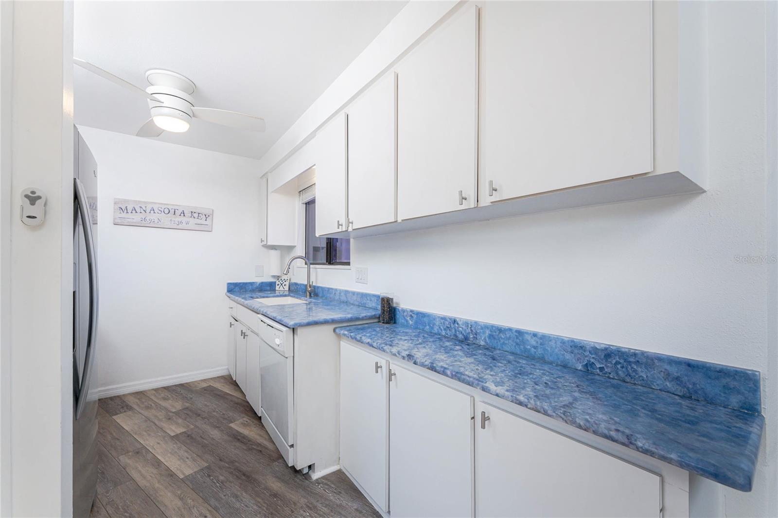 Image 7 of 61 For 2240 Beach Road 22d