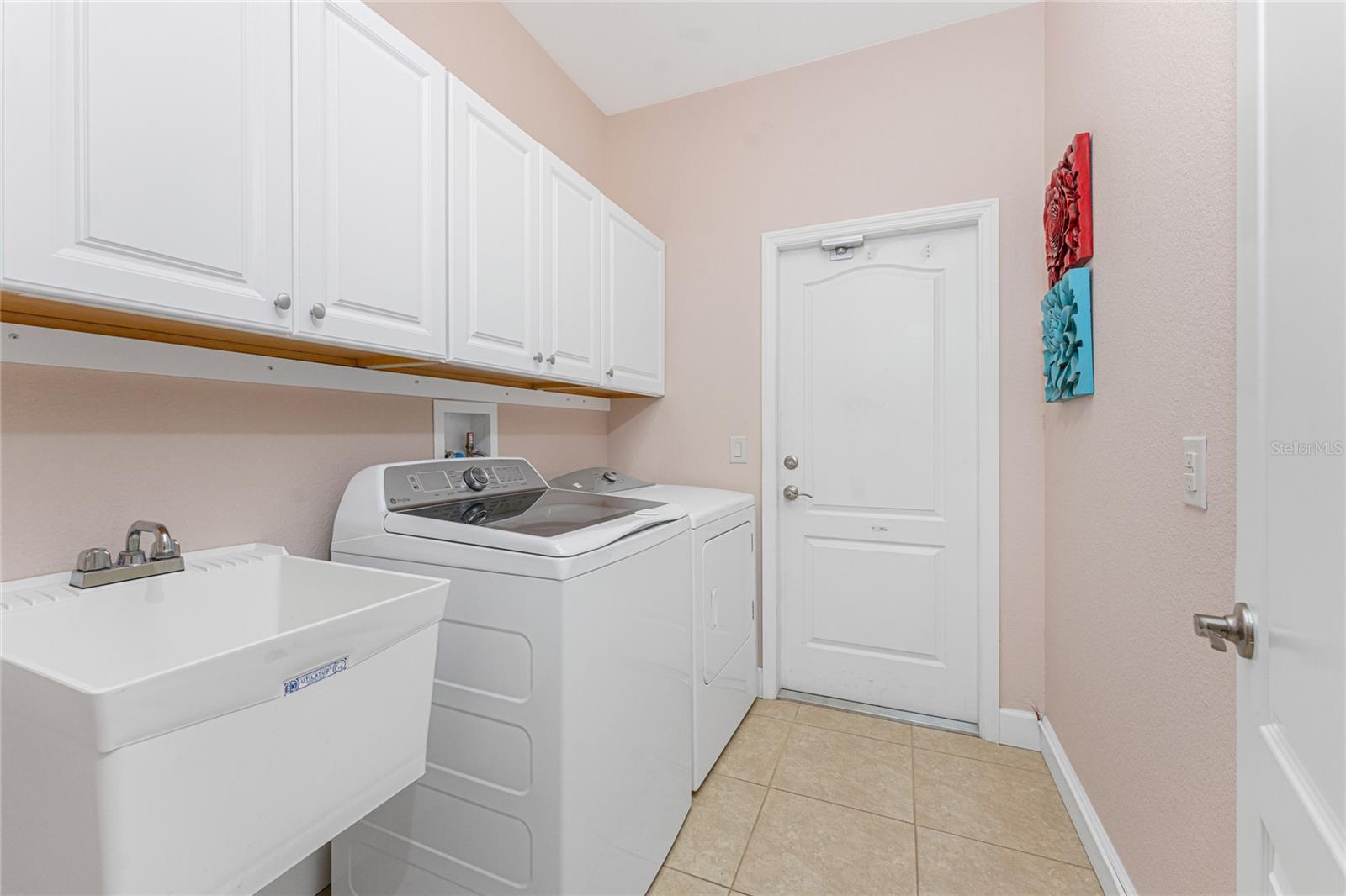 Image 37 of 52 For 59 Long Meadow Lane