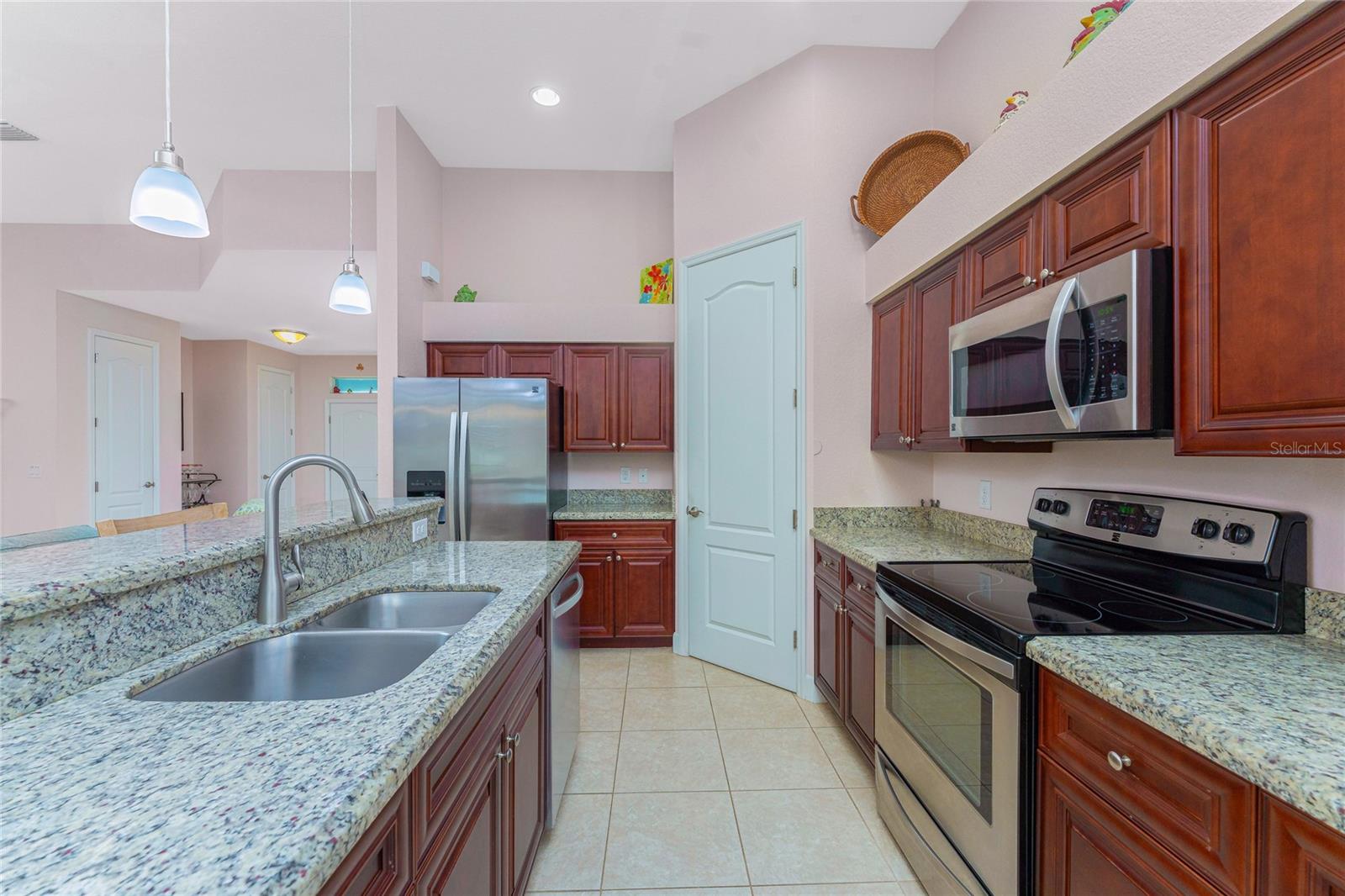 Image 4 of 52 For 59 Long Meadow Lane