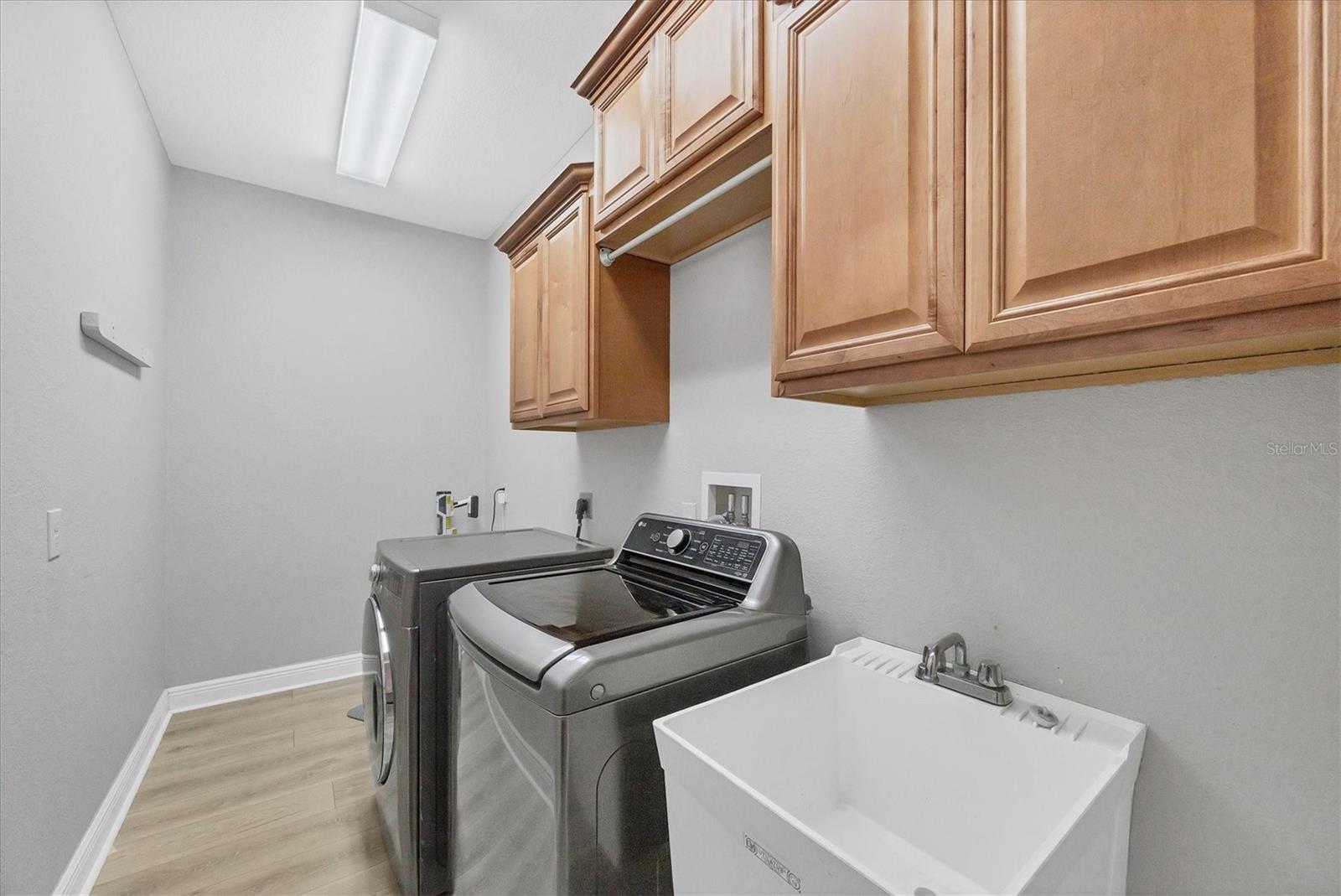 Image 28 of 59 For 8376 Antwerp Circle