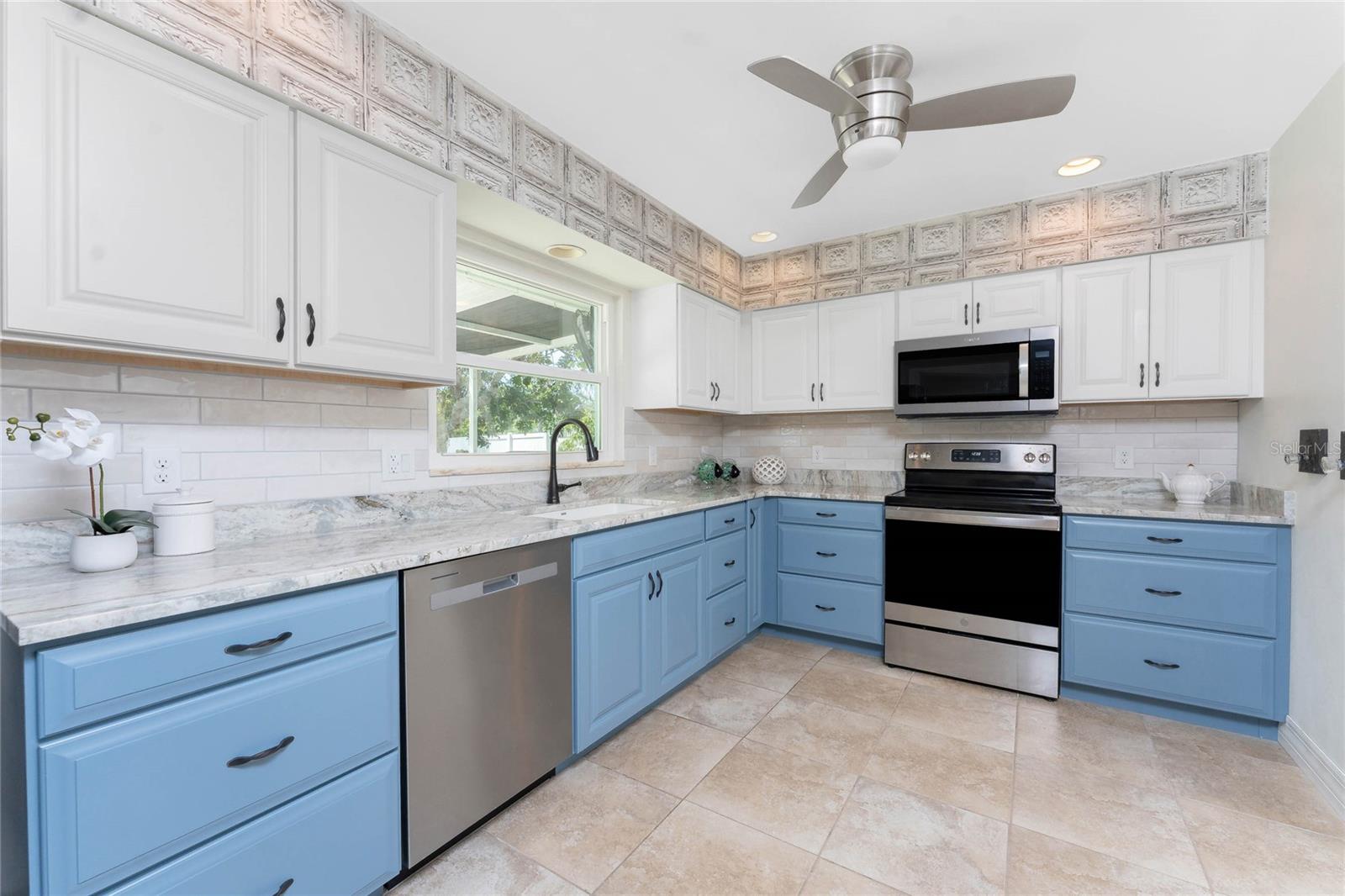 Image 6 of 69 For 1005 2nd Street