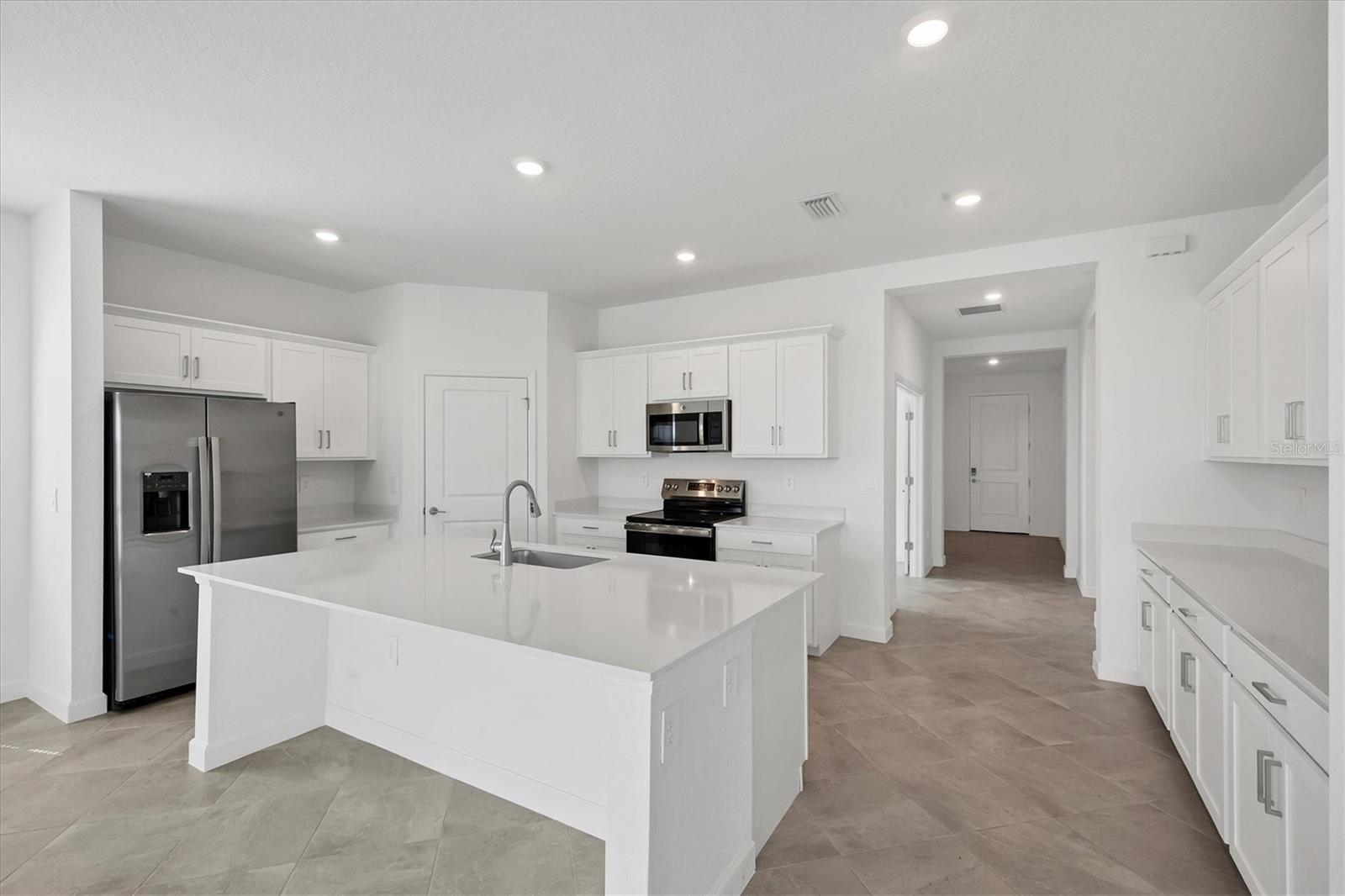 Image 10 of 49 For 7863 Lakes Edge Lane