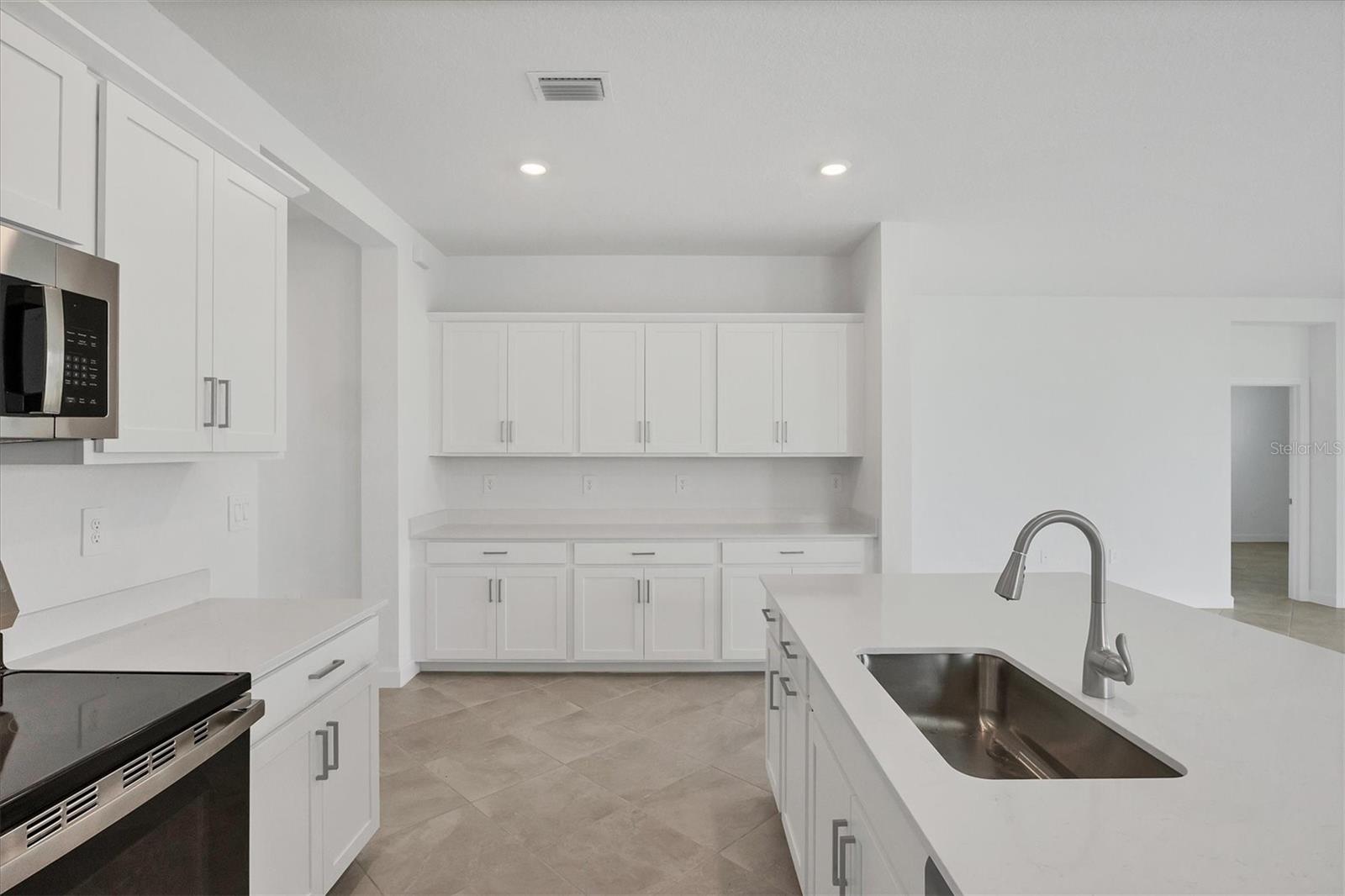 Image 12 of 49 For 7863 Lakes Edge Lane