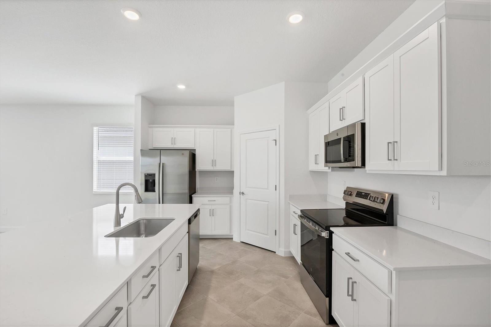 Image 13 of 49 For 7863 Lakes Edge Lane