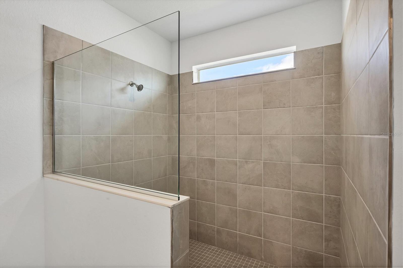 Image 19 of 49 For 7863 Lakes Edge Lane