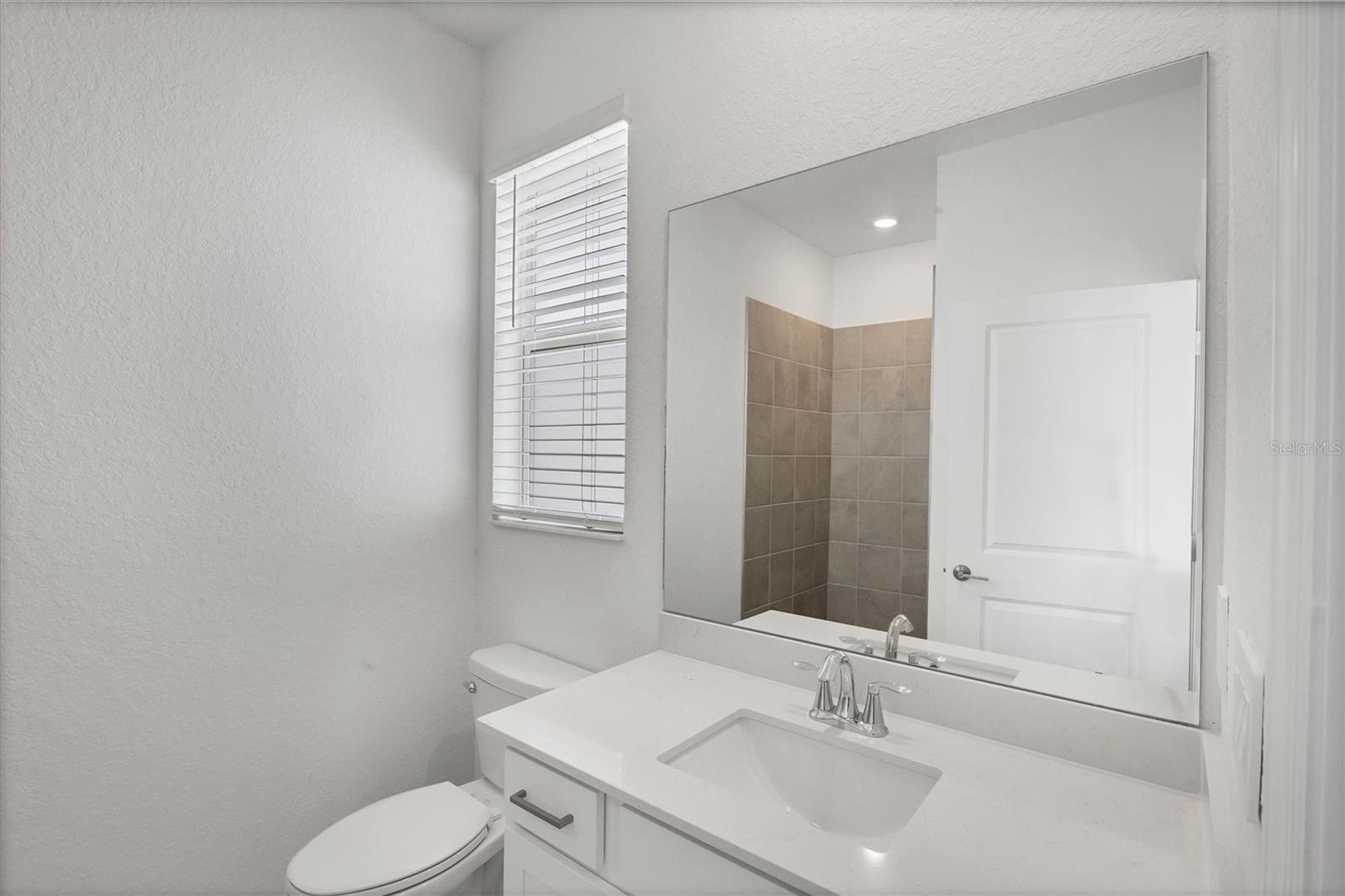 Image 22 of 49 For 7863 Lakes Edge Lane