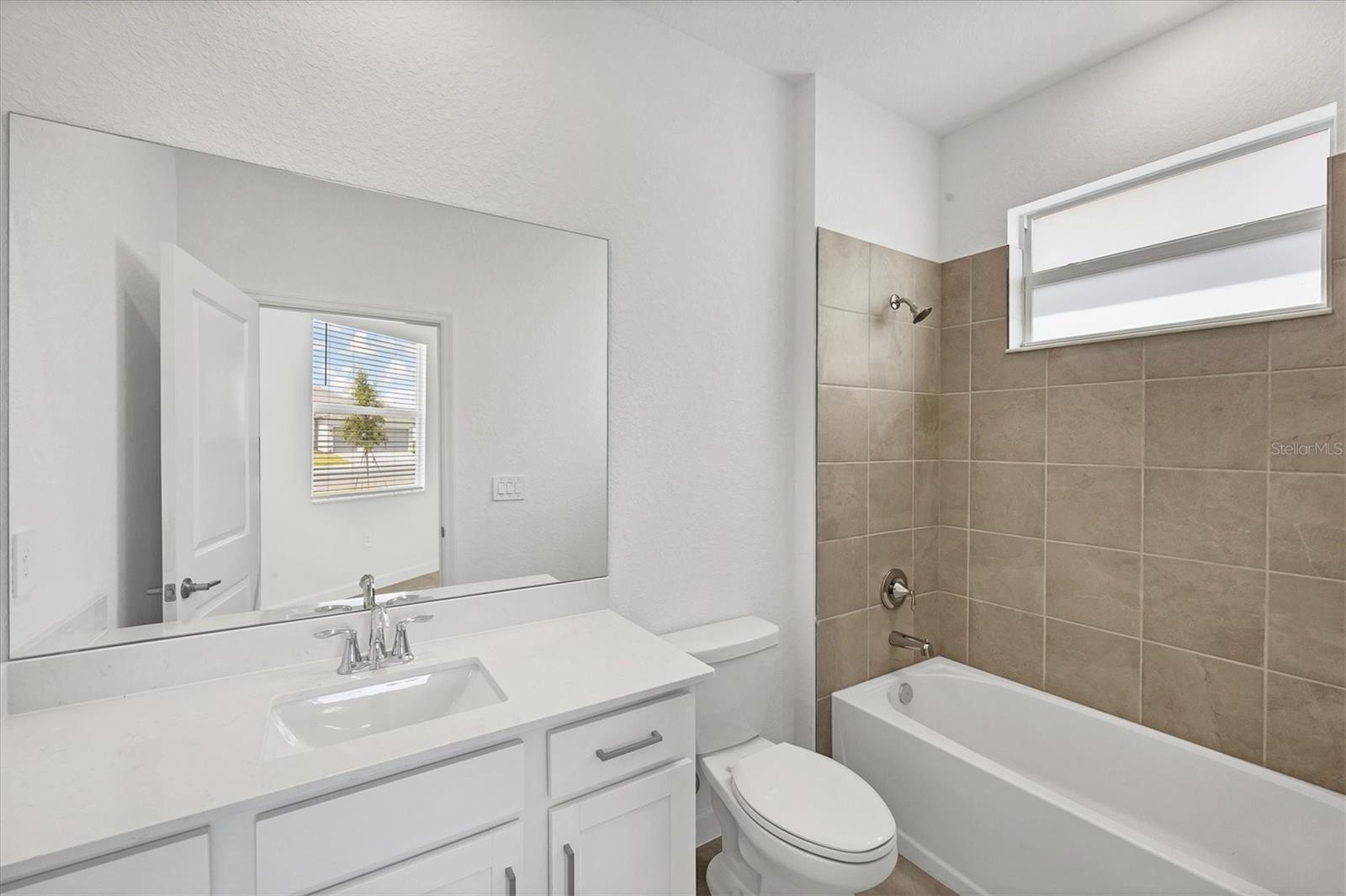 Image 26 of 49 For 7863 Lakes Edge Lane