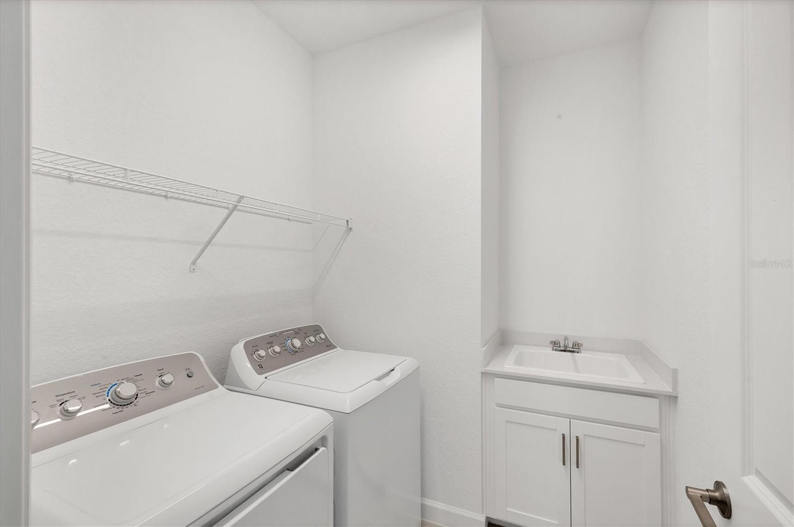 Image 30 of 49 For 7863 Lakes Edge Lane