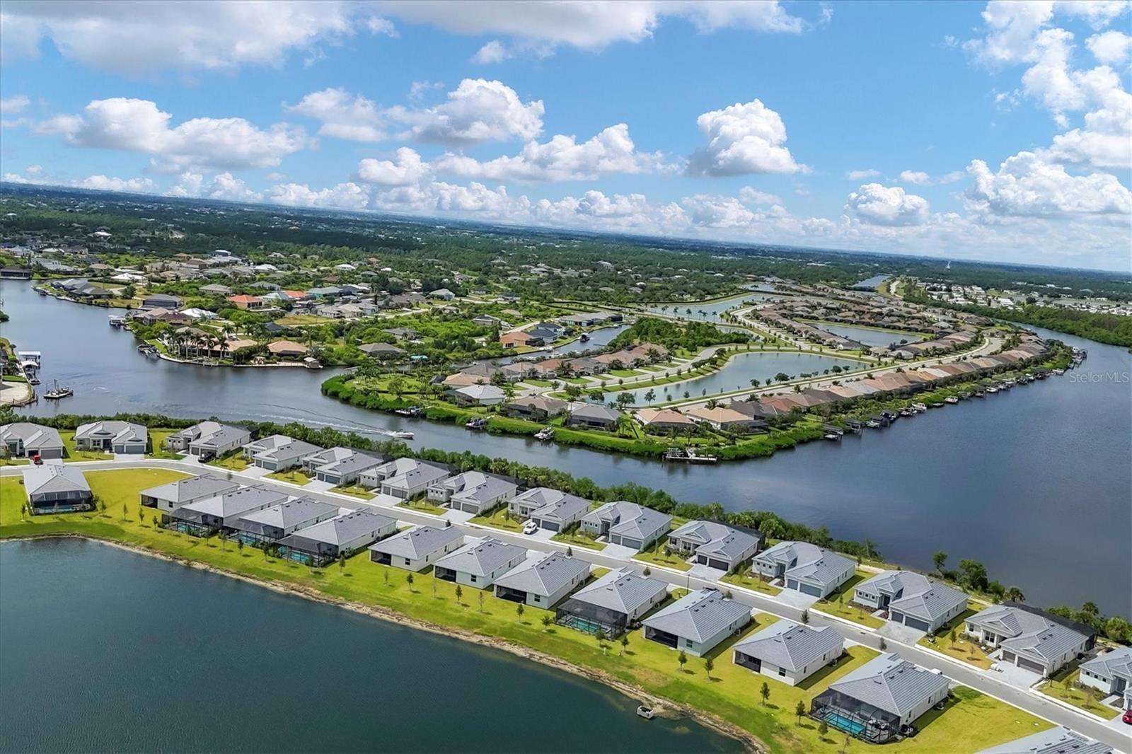 Image 37 of 49 For 7863 Lakes Edge Lane