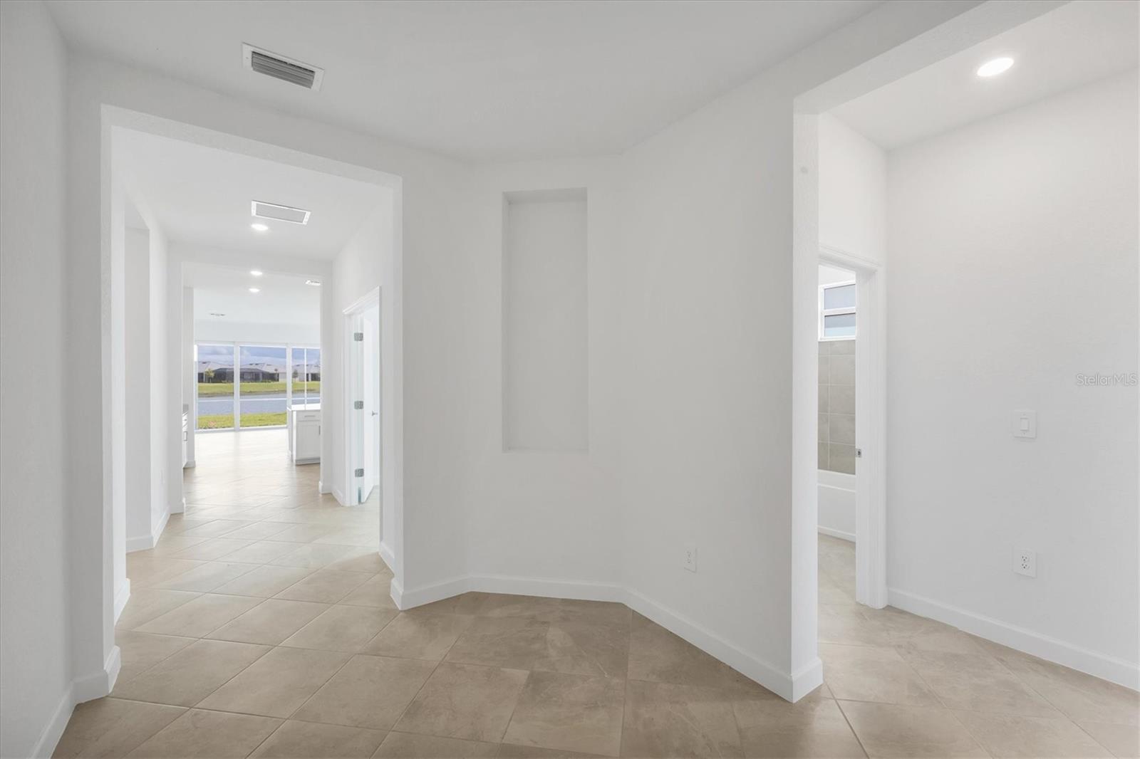 Image 5 of 49 For 7863 Lakes Edge Lane