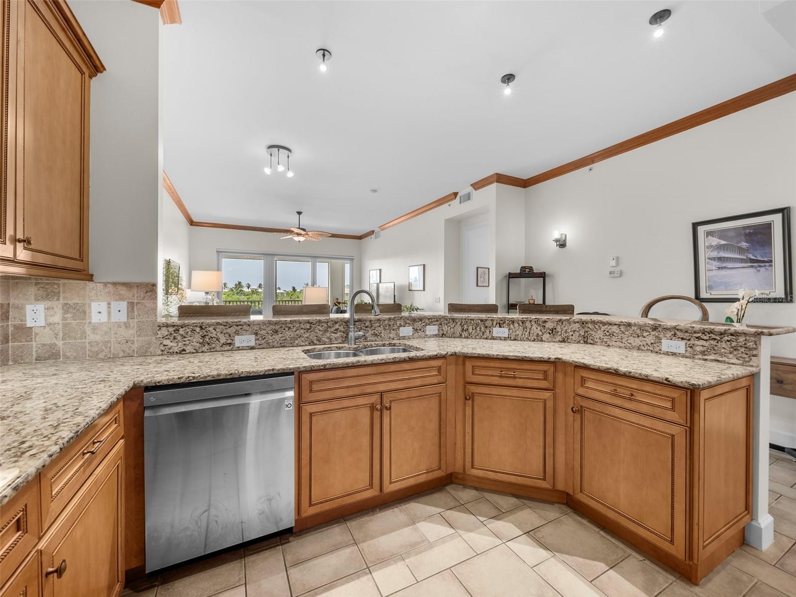 Image 18 of 57 For 11160 Hacienda Del Mar Boulevard D-205