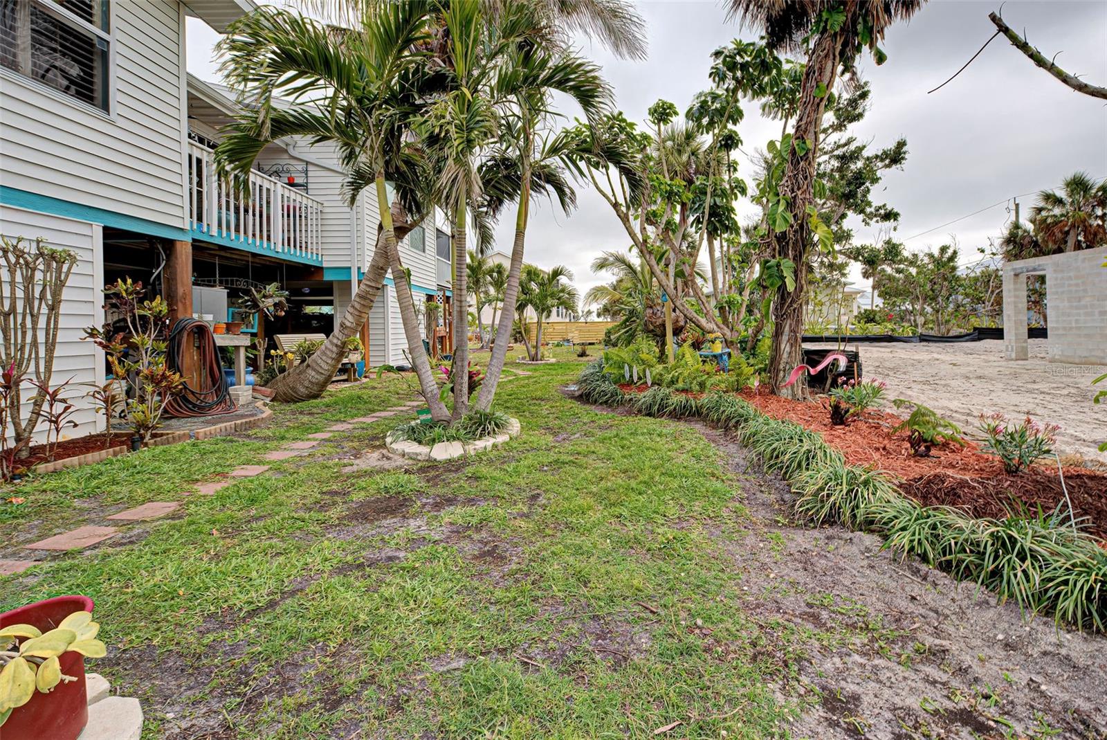Image 10 of 60 For 5031 Beach Road 112